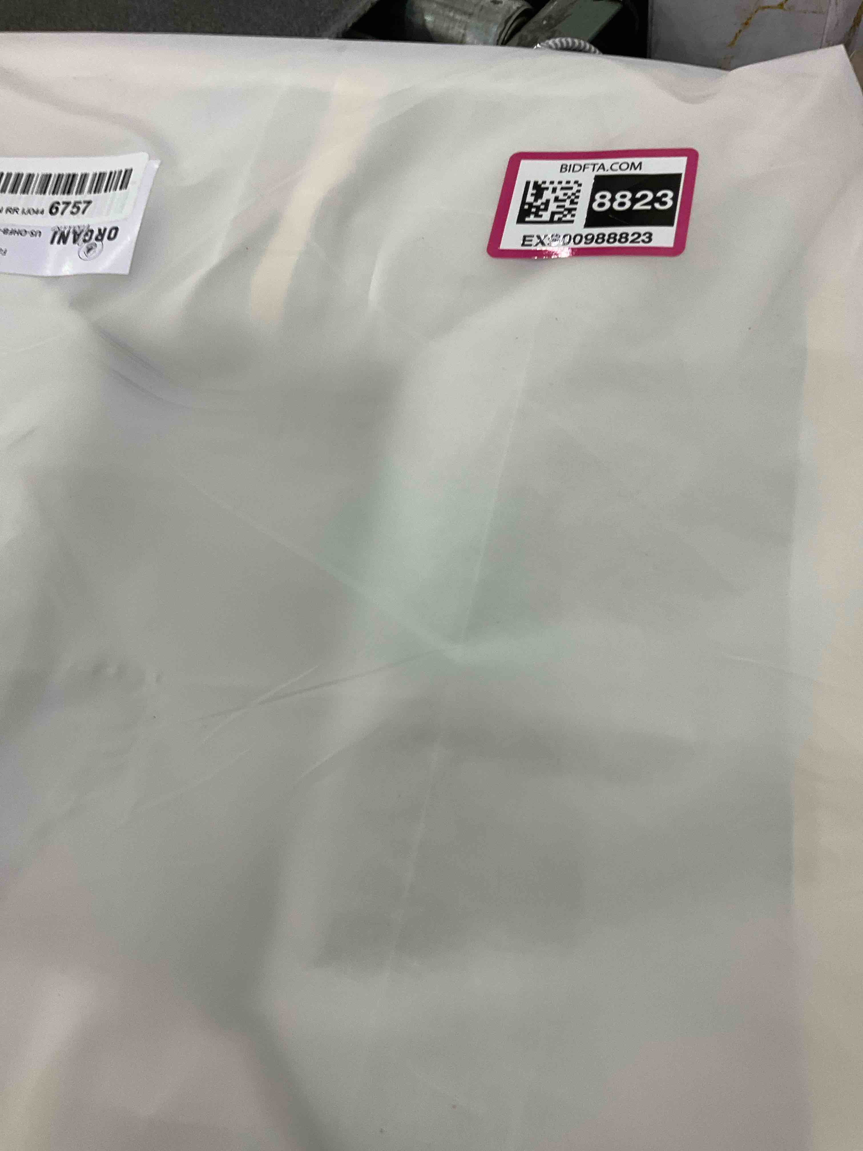 https://s3.amazonaws.com/lotting-images-prod/BargainHunt/EXS00988823_1709828887104.jpeg