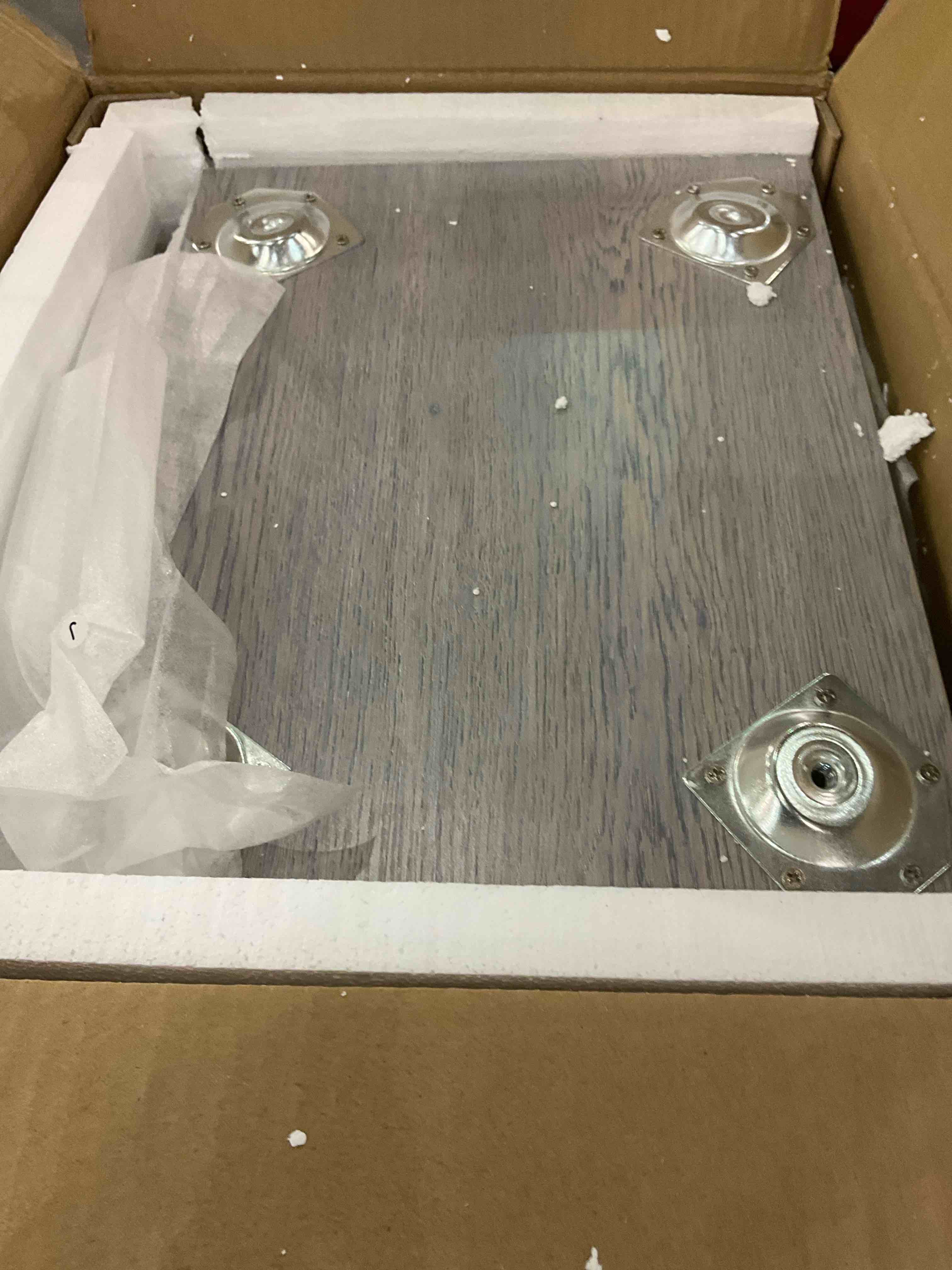 https://s3.amazonaws.com/lotting-images-prod/BargainHunt/EXS00988899_1709909254459.jpeg