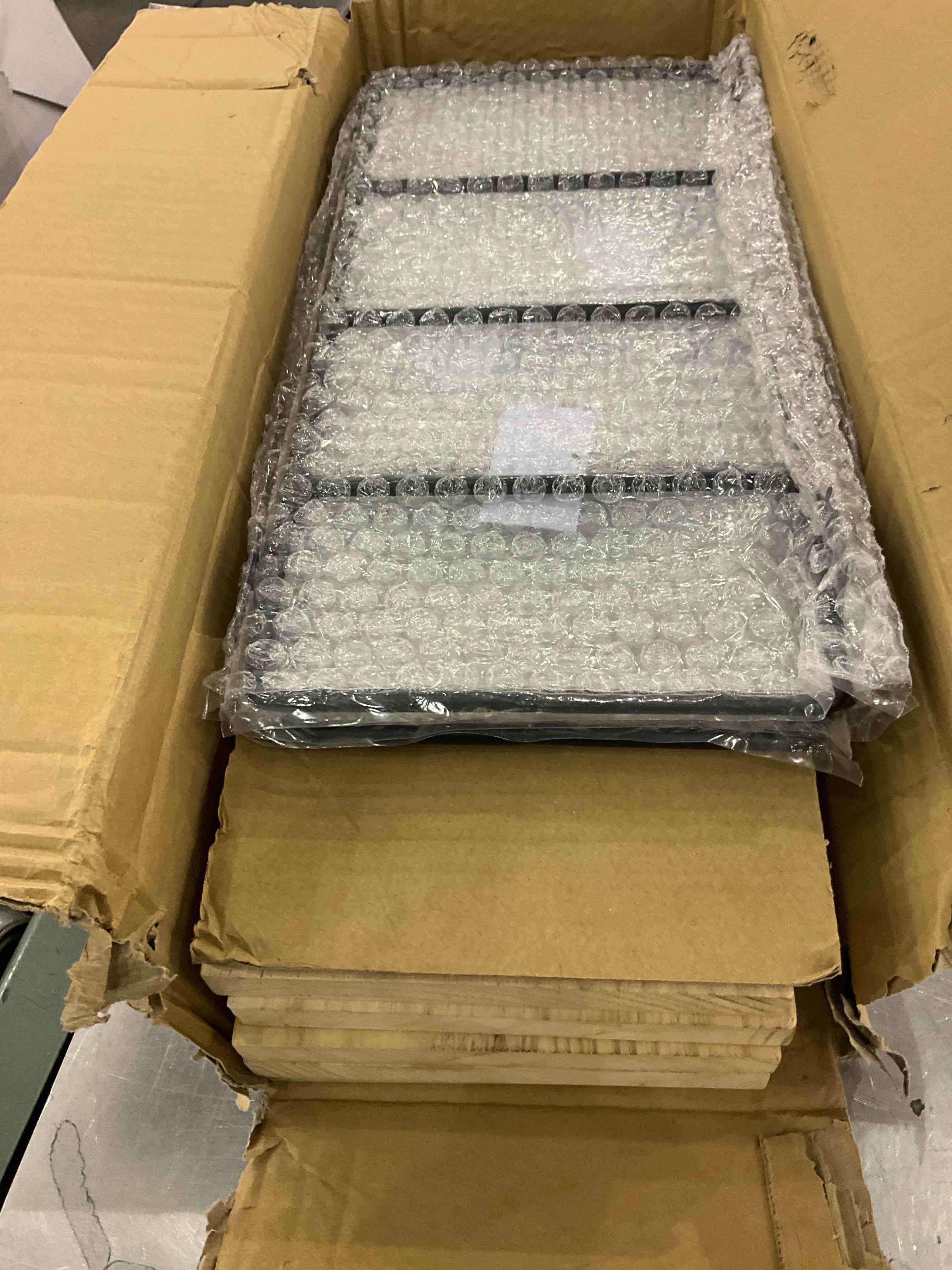 https://s3.amazonaws.com/lotting-images-prod/BargainHunt/EXS00988934_1709915520957.jpeg