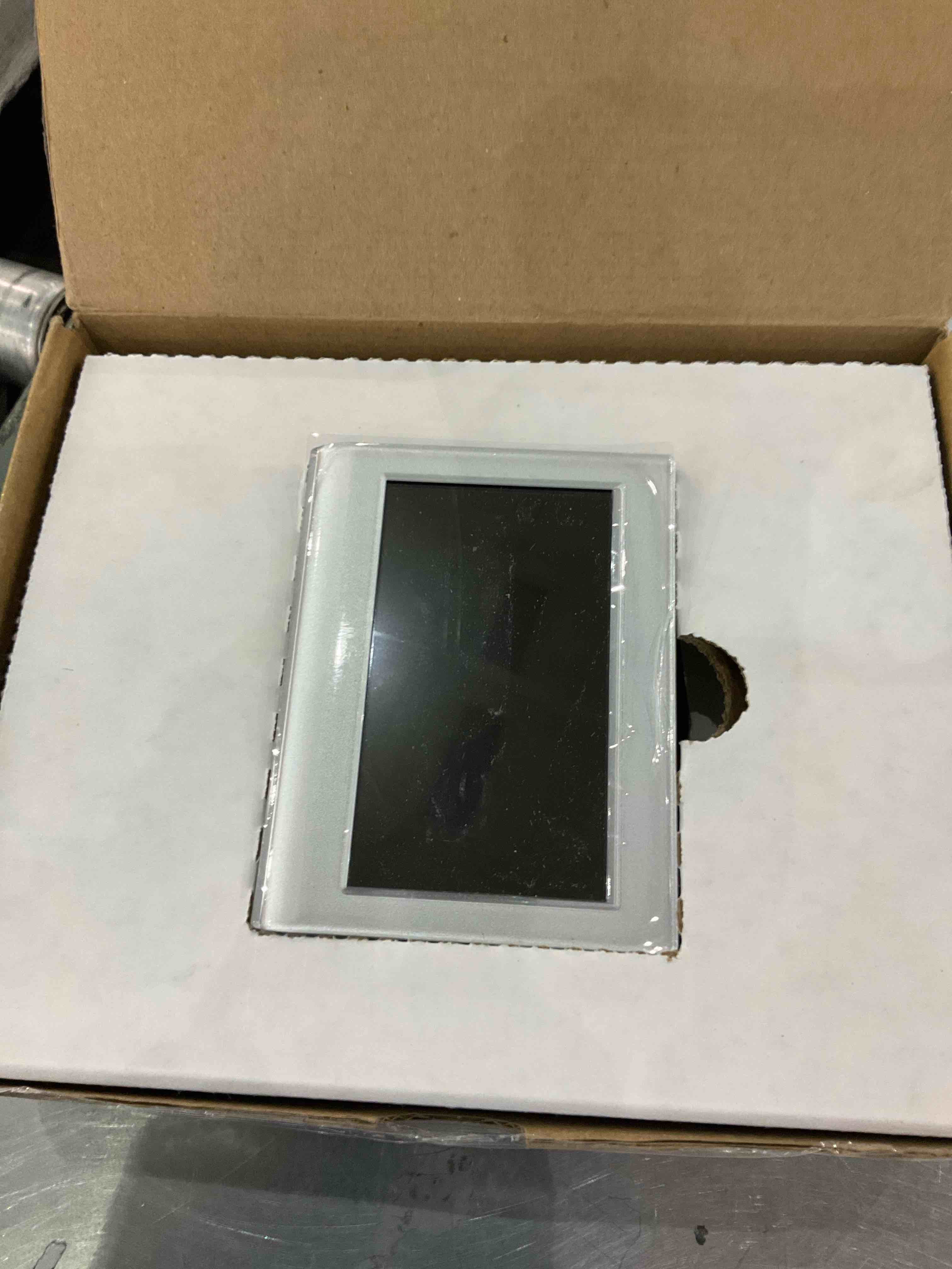 https://s3.amazonaws.com/lotting-images-prod/BargainHunt/EXS00988983_1710157599463.jpeg