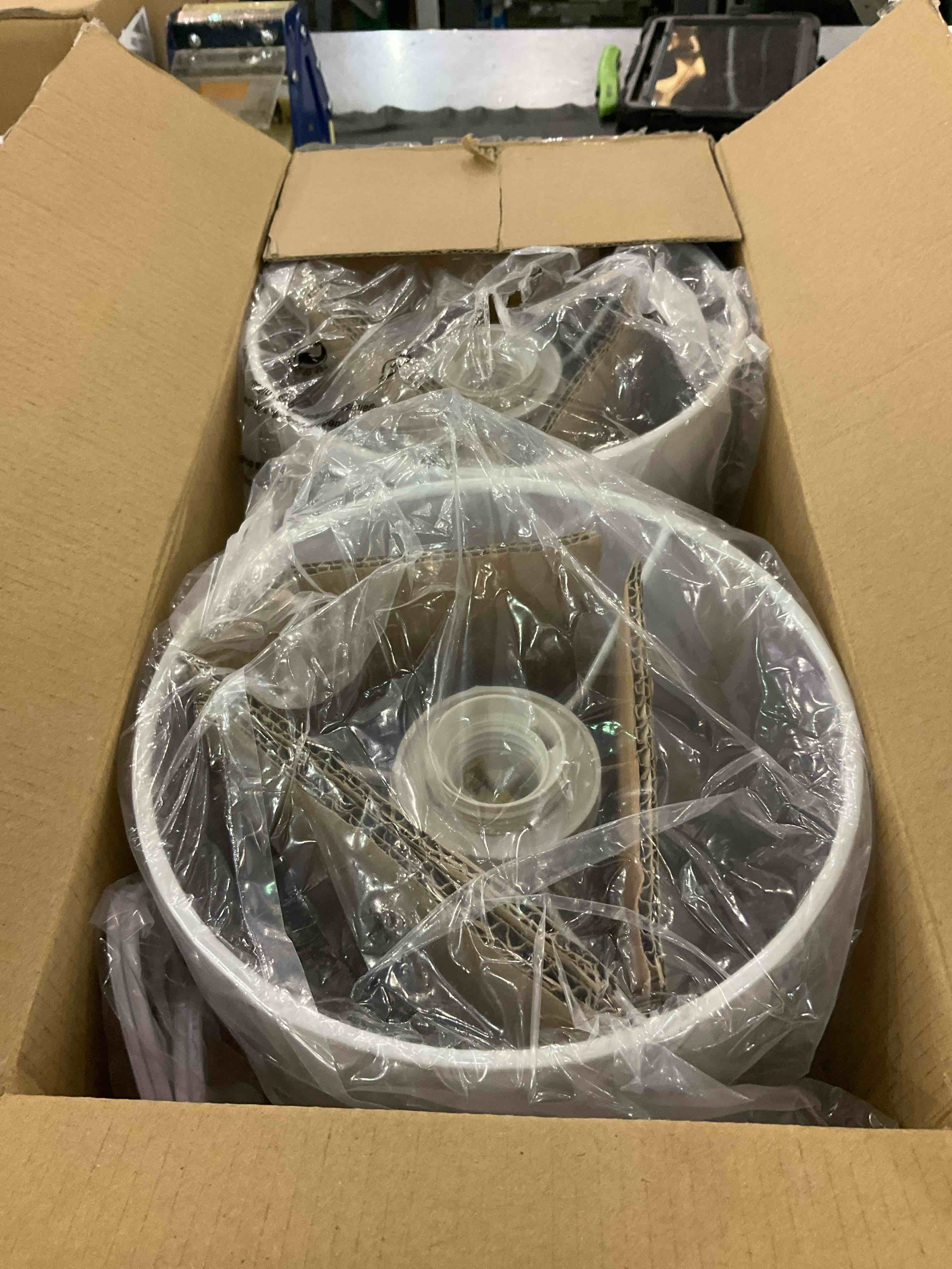 https://s3.amazonaws.com/lotting-images-prod/BargainHunt/EXS00995657_1706550809719.jpeg