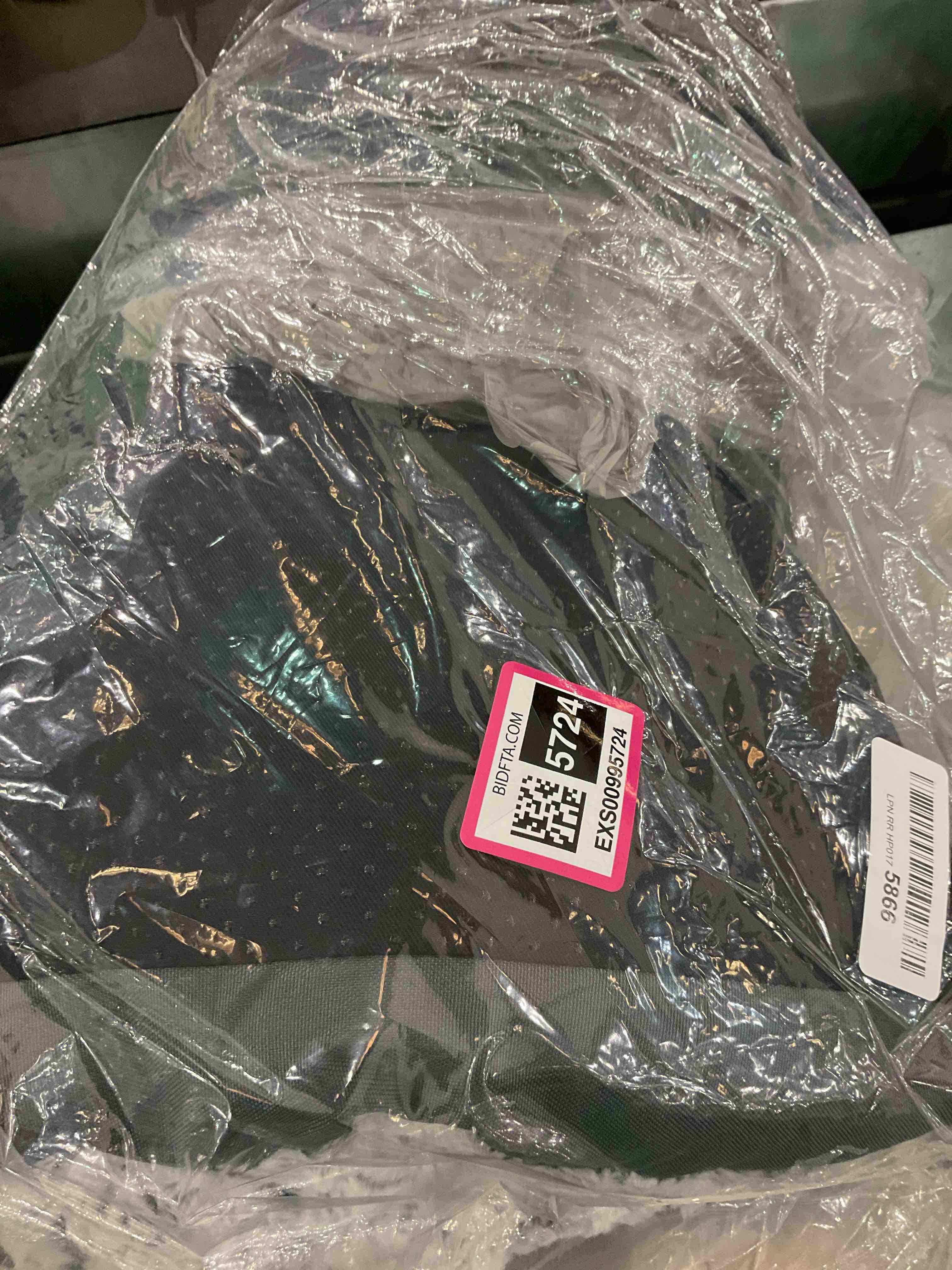 https://s3.amazonaws.com/lotting-images-prod/BargainHunt/EXS00995724_1706627779179.jpeg