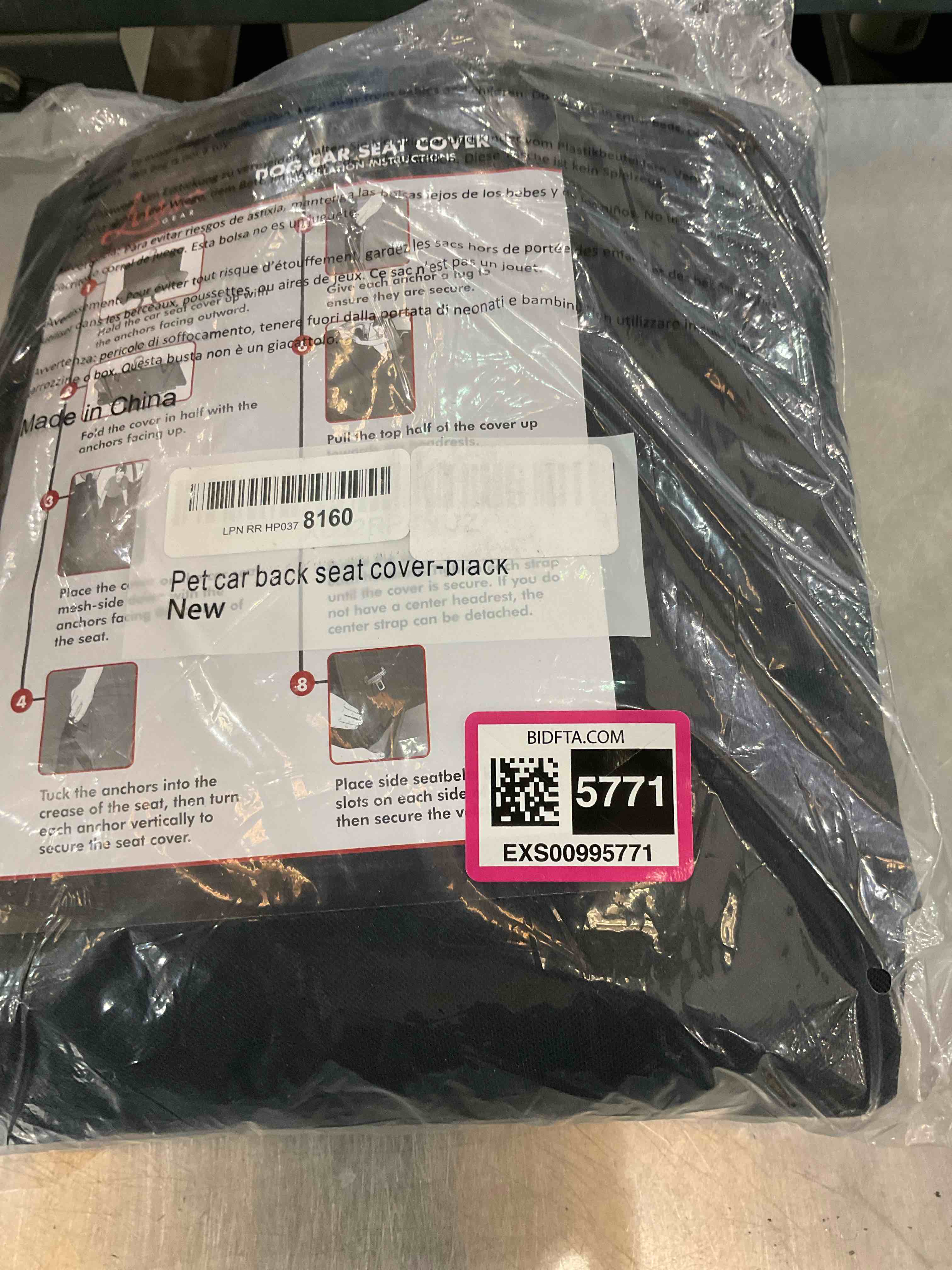 Lusso Gear Dog Car Seat Cover for Back Seat, Protects from Scratches, Scuffs, Shedding, Mud, & More, 100% Waterproof, Non-Slip Cover Stays Securely in Place, Fits Your Car, Truck, & SUV (Black)