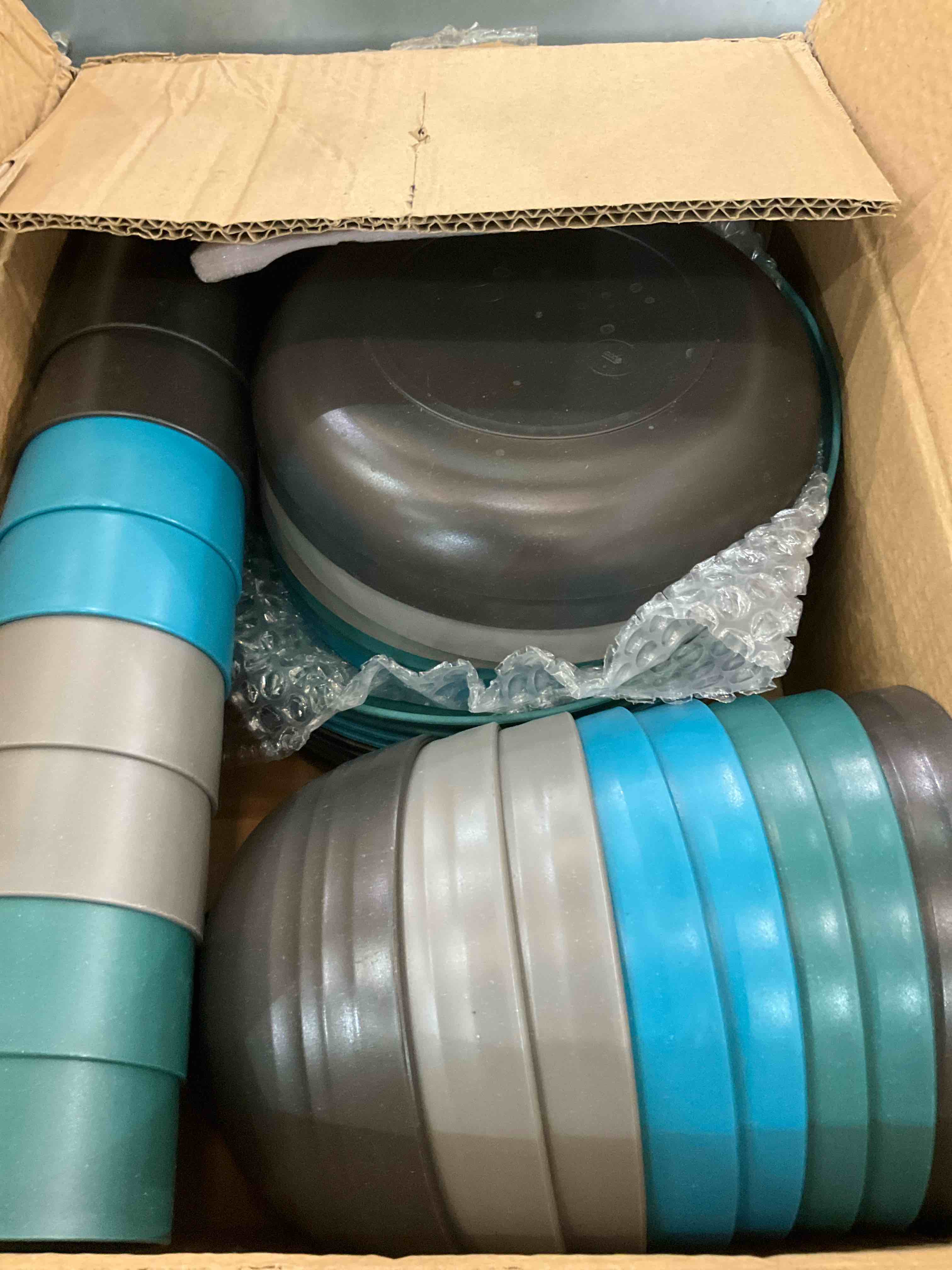 Teivio 32-Piece Kitchen Wheat Straw Dinnerware Set, Service for 8, Dinner Plates, Dessert Plate, Cereal Bowls, Cups, Unbreakable Plastic Outdoor Camping Dishes, Coastal Multicolor