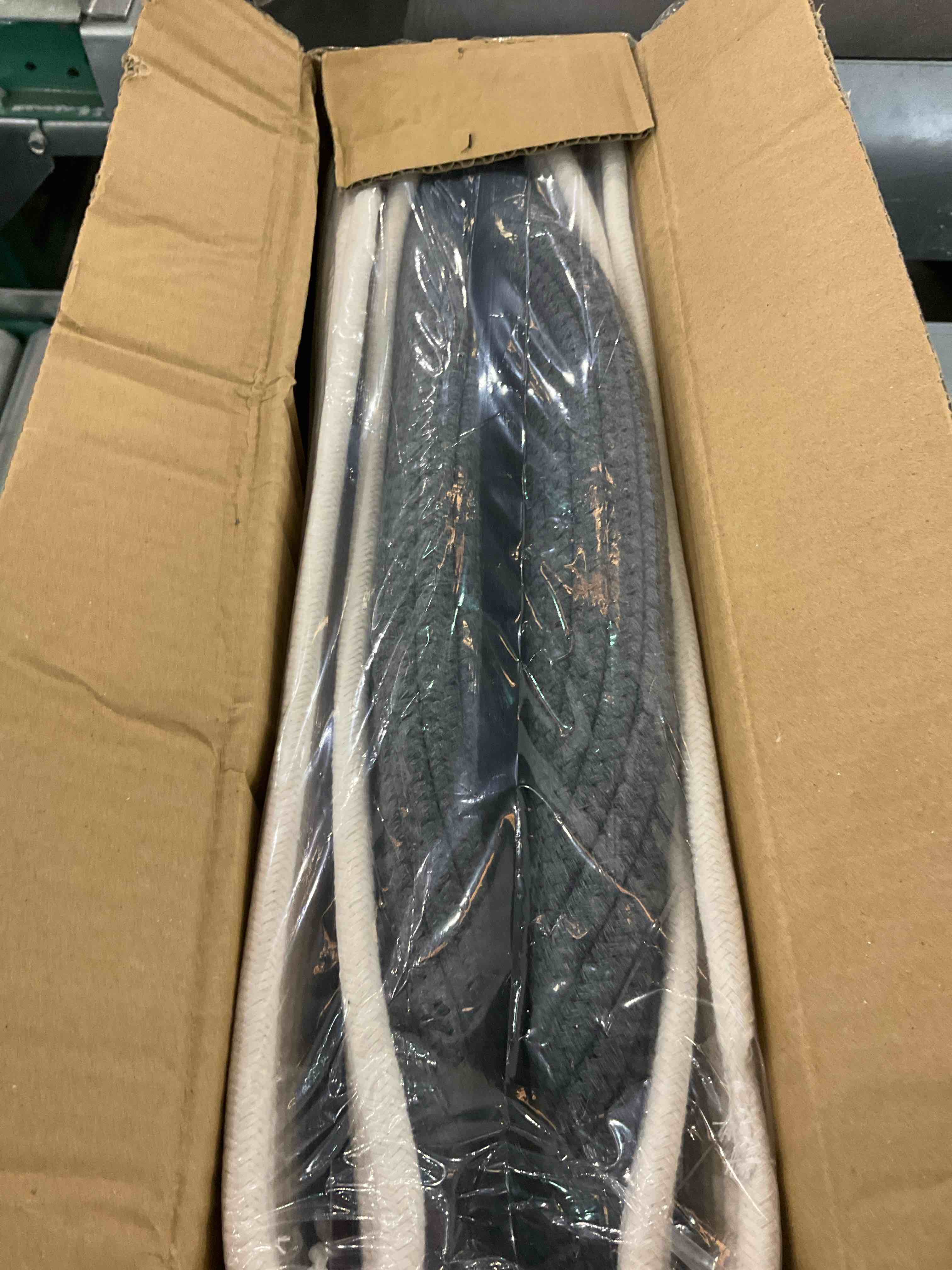 https://s3.amazonaws.com/lotting-images-prod/BargainHunt/EXS00995907_1706726479059.jpeg
