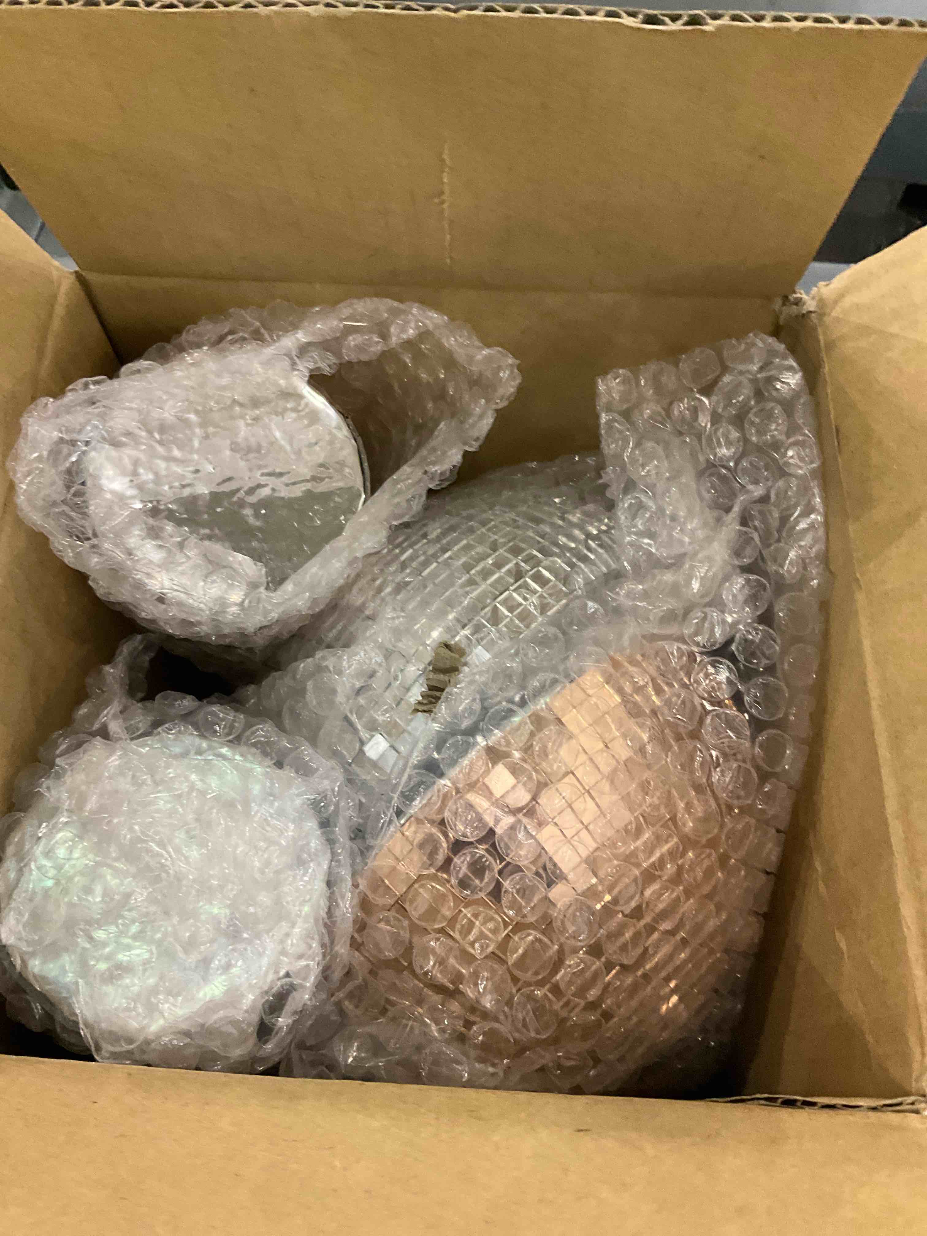 https://s3.amazonaws.com/lotting-images-prod/BargainHunt/EXS00995950_1706791380563.jpeg