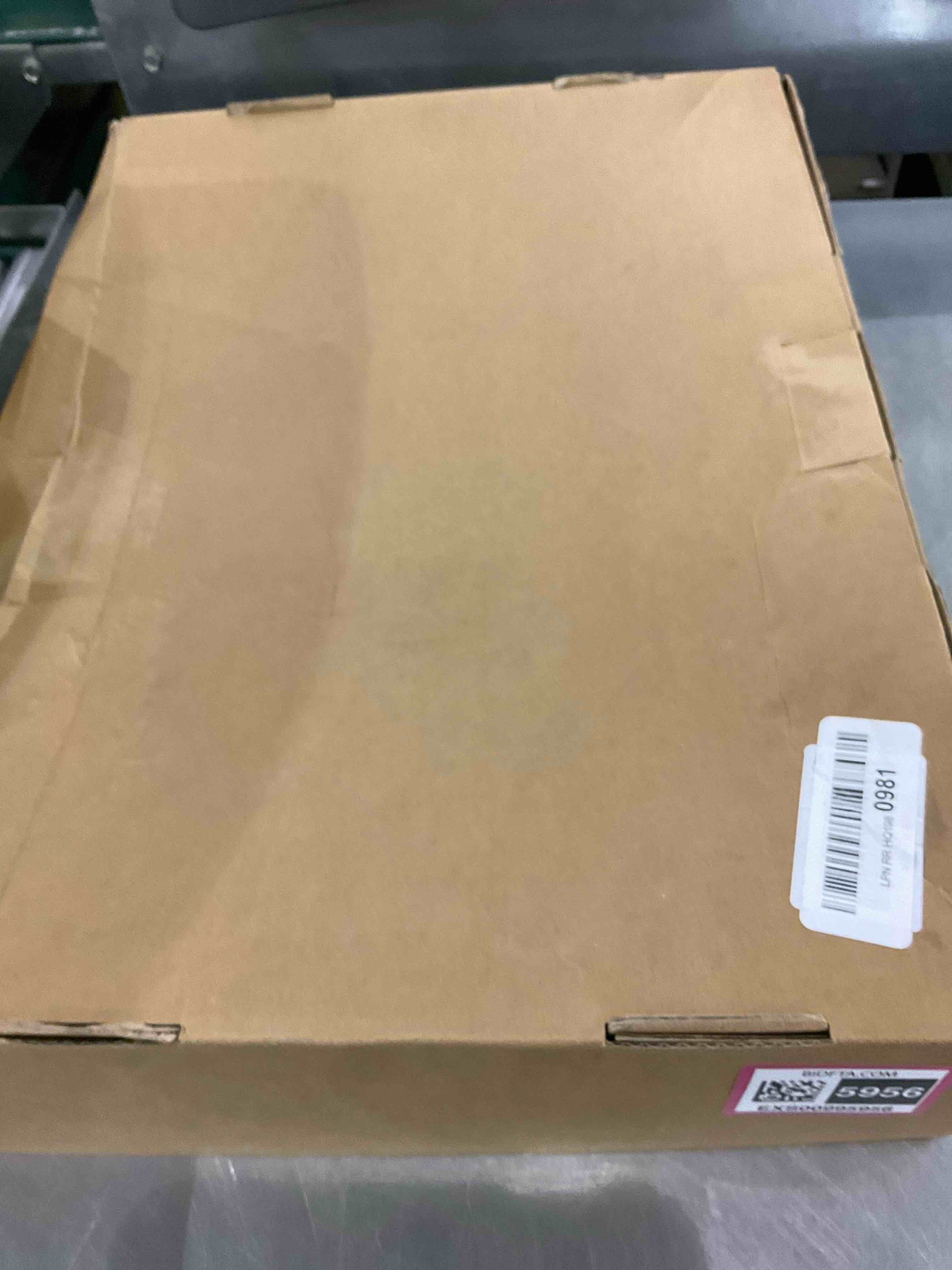 https://s3.amazonaws.com/lotting-images-prod/BargainHunt/EXS00995956_1706790439766.jpeg