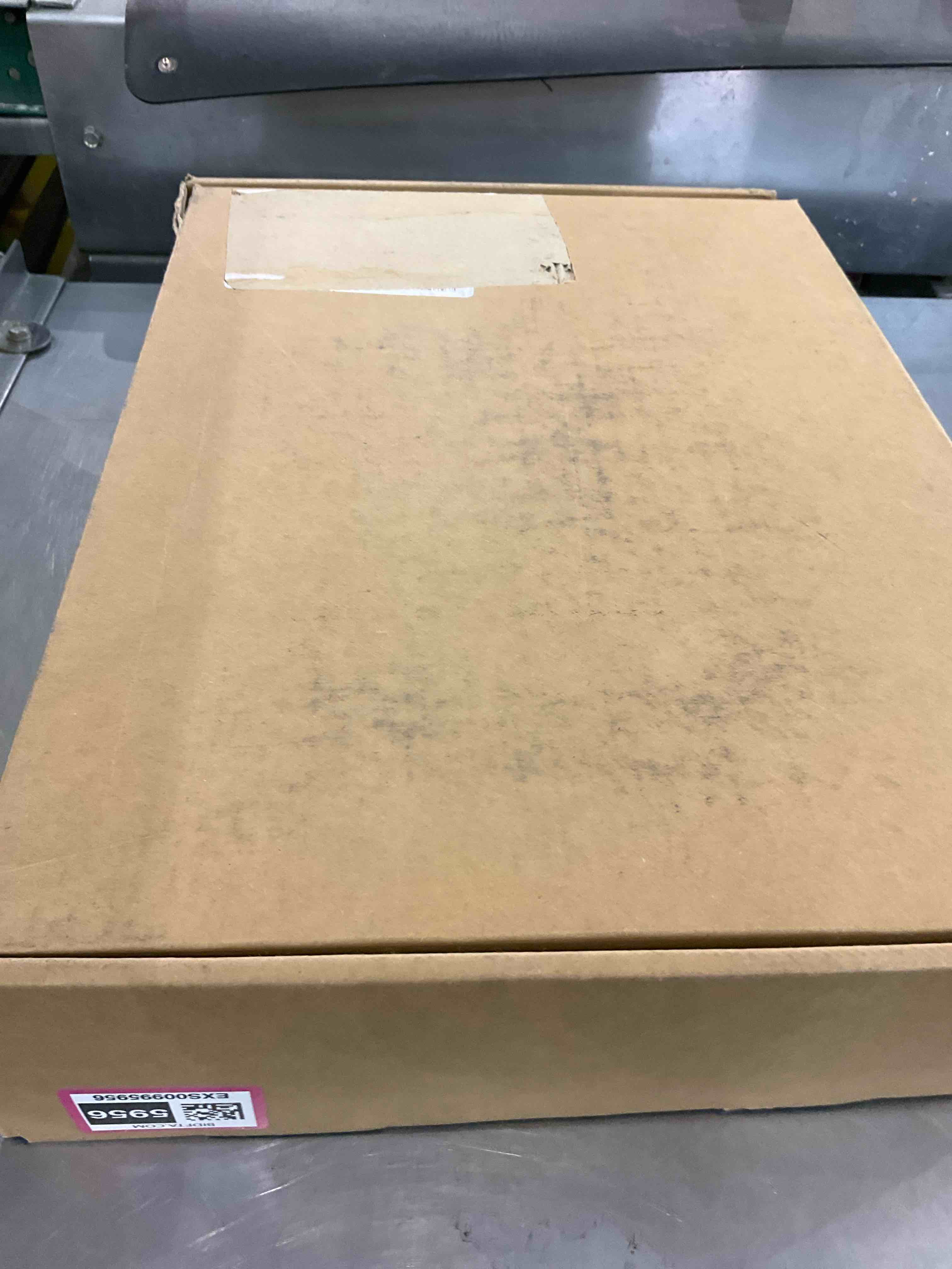 https://s3.amazonaws.com/lotting-images-prod/BargainHunt/EXS00995956_1706790505643.jpeg