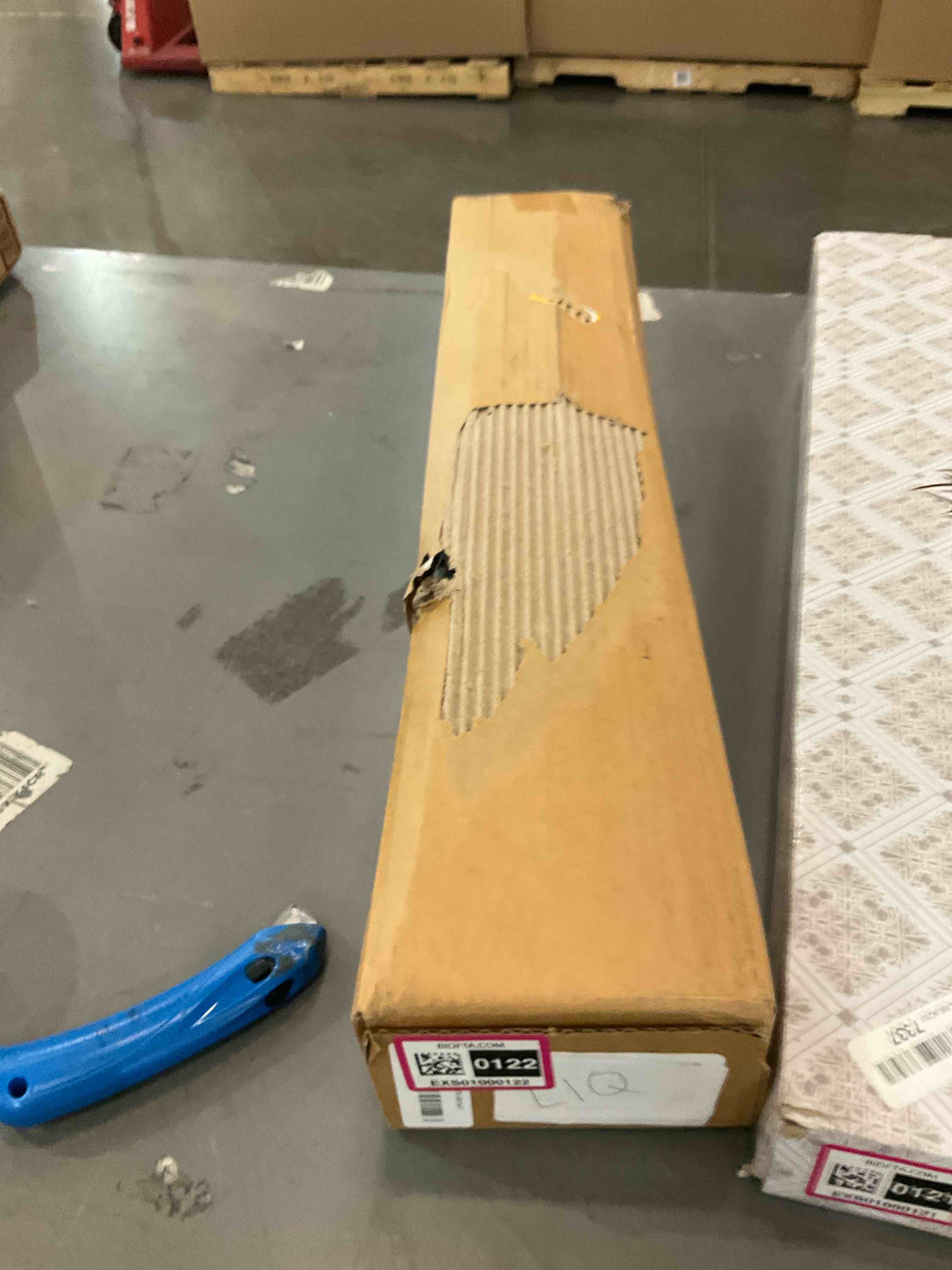 https://s3.amazonaws.com/lotting-images-prod/BargainHunt/EXS01000122_1707330168341.jpeg