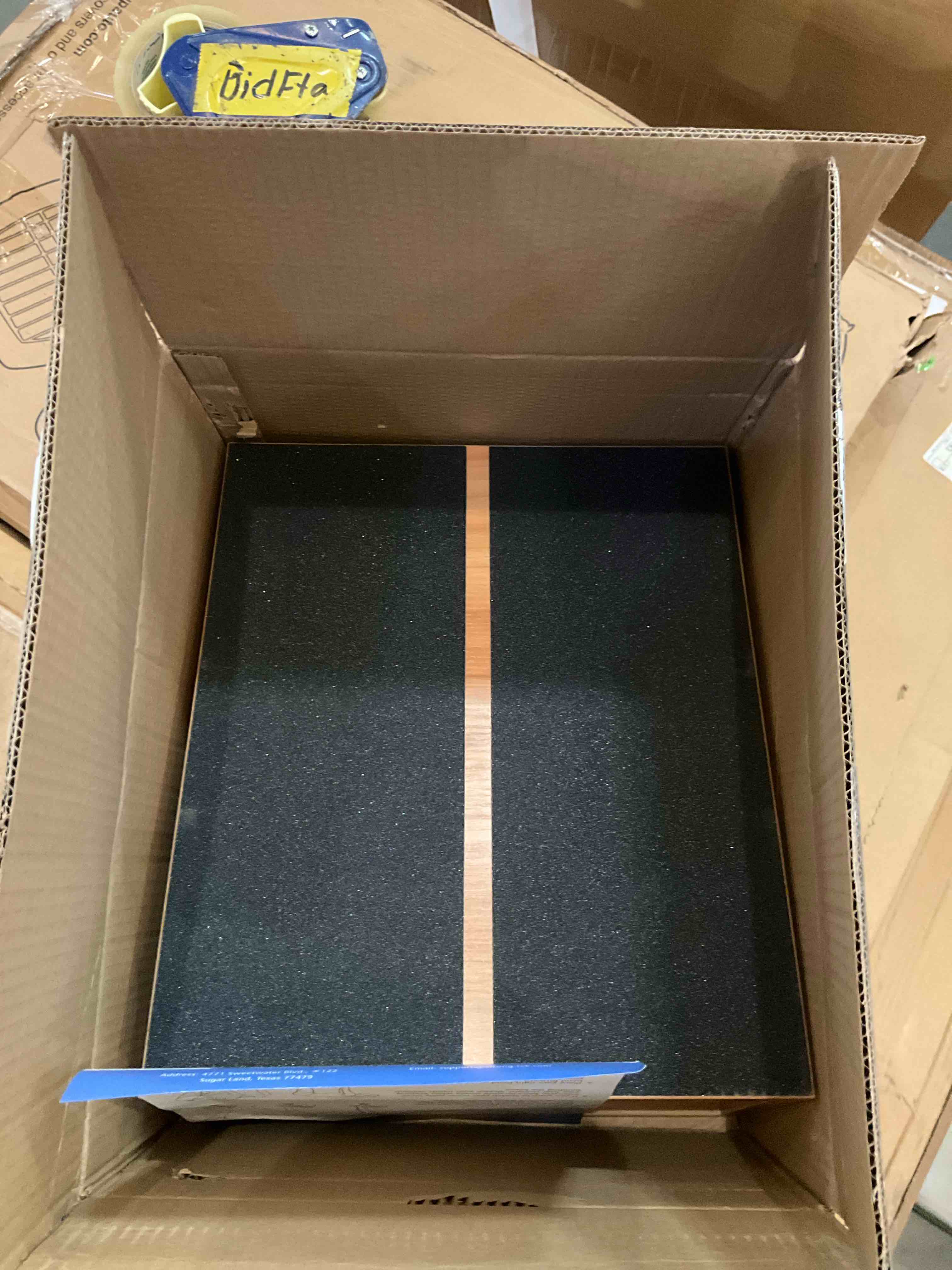 https://s3.amazonaws.com/lotting-images-prod/BargainHunt/EXS01000588_1712848375216.jpeg