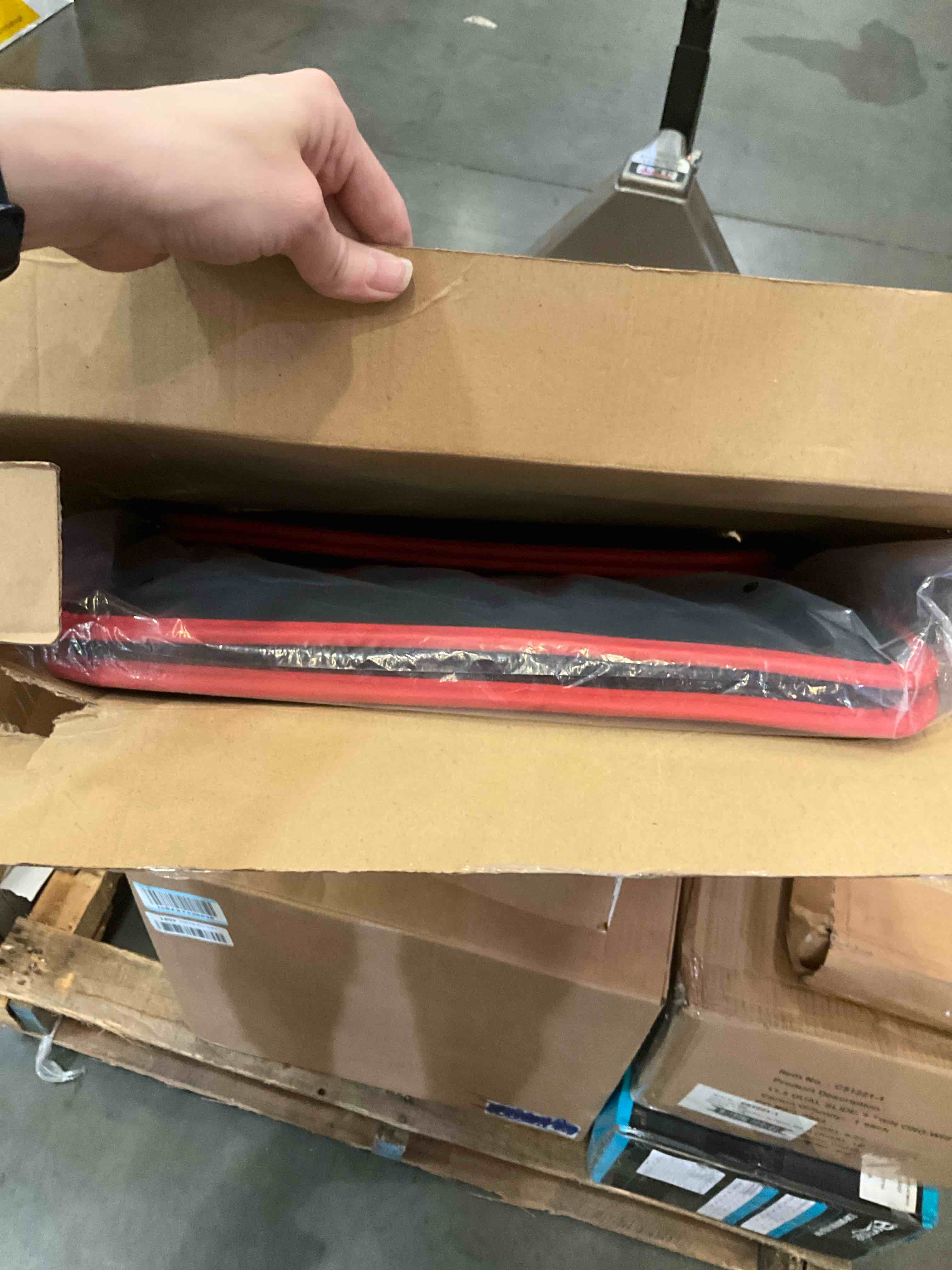 https://s3.amazonaws.com/lotting-images-prod/BargainHunt/EXS01000589_1712848476622.jpeg