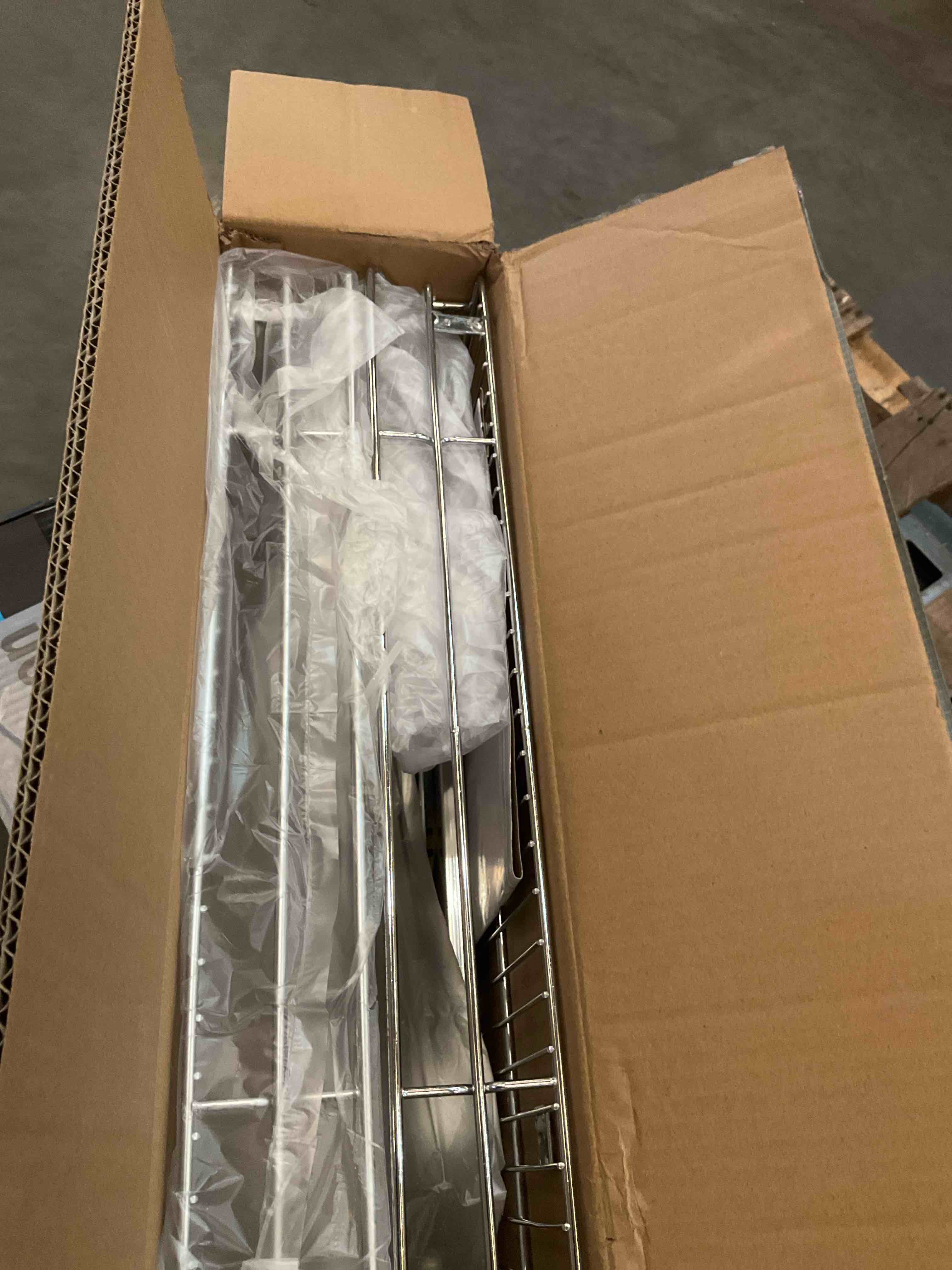 https://s3.amazonaws.com/lotting-images-prod/BargainHunt/EXS01000595_1712849157314.jpeg