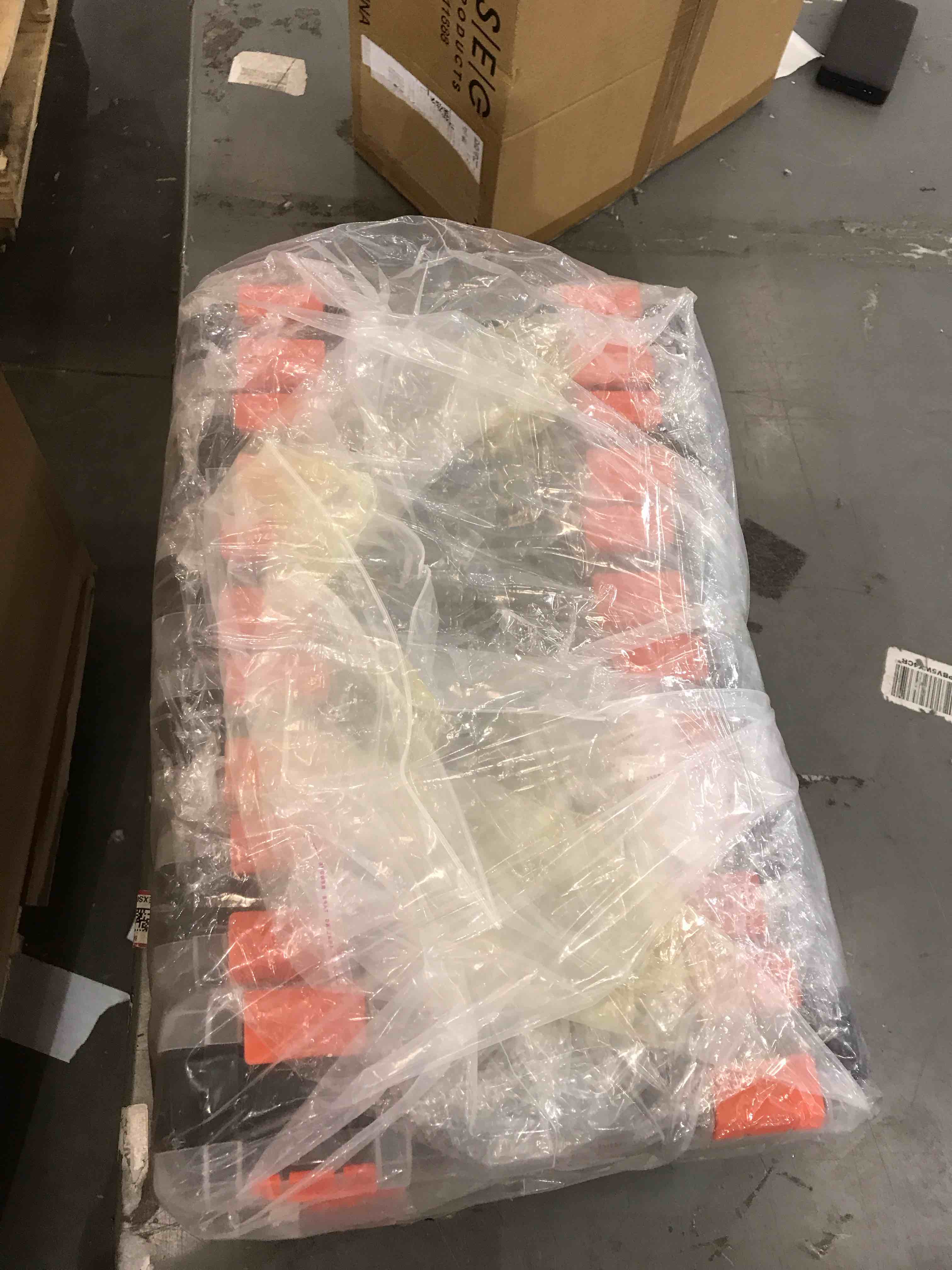 https://s3.amazonaws.com/lotting-images-prod/BargainHunt/EXS01001233_1706638950996.jpeg