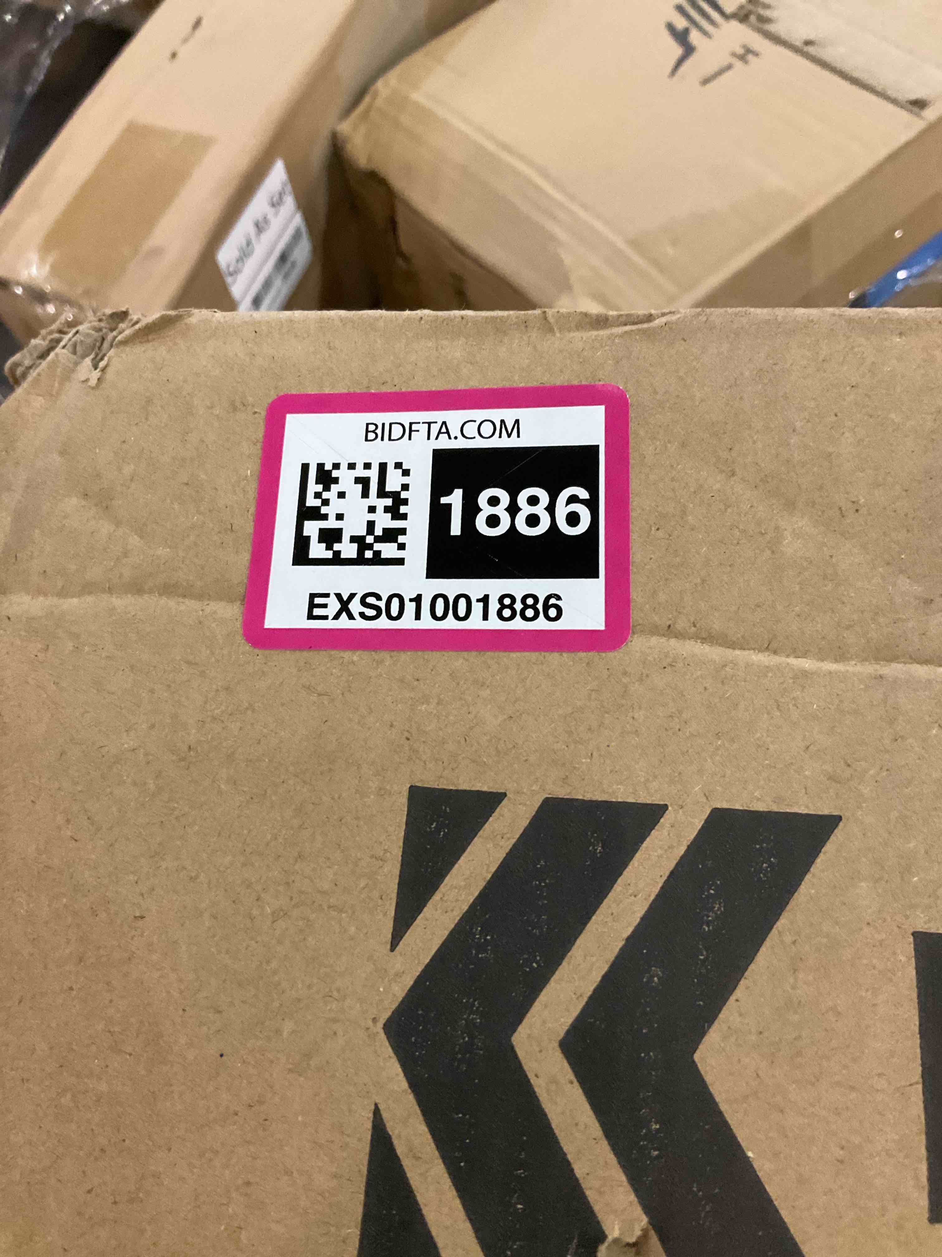 https://s3.amazonaws.com/lotting-images-prod/BargainHunt/EXS01001886_1709209789428.jpeg