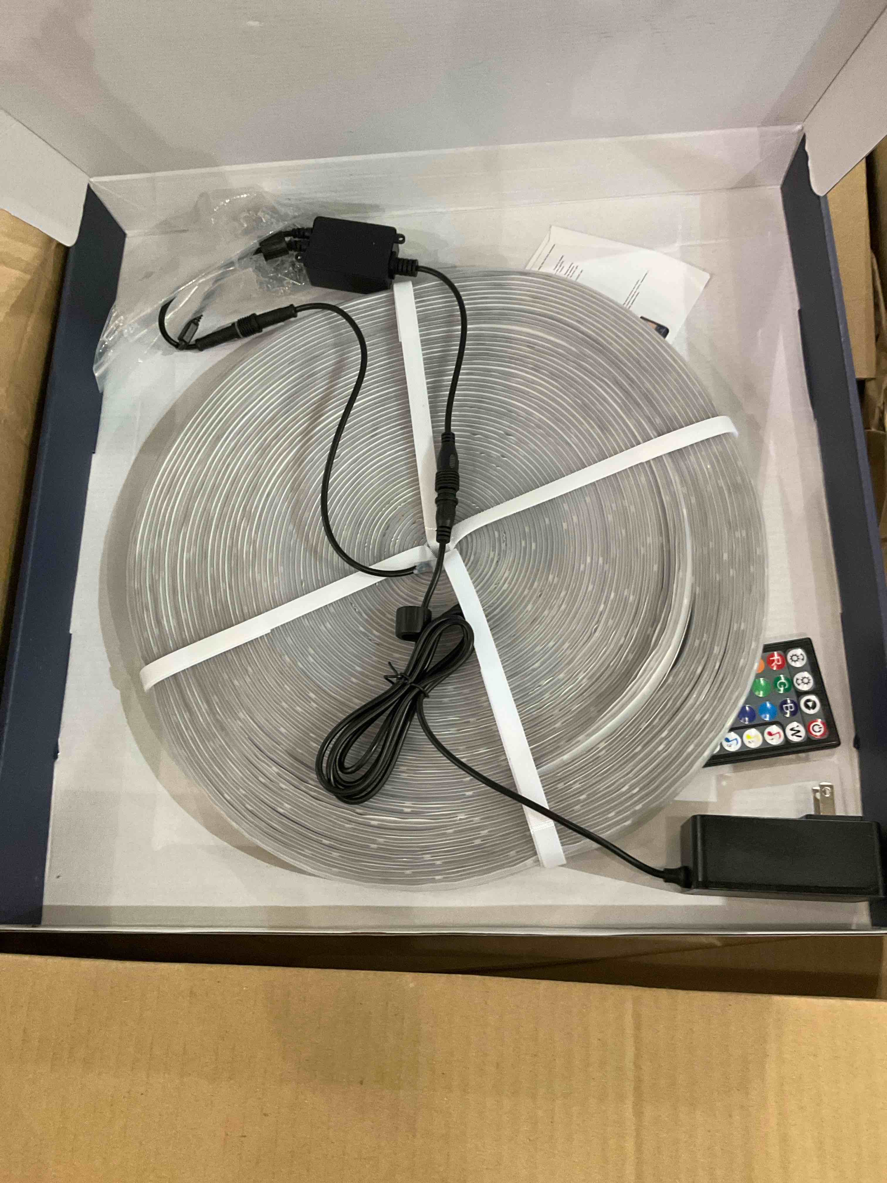 https://s3.amazonaws.com/lotting-images-prod/BargainHunt/EXS01001943_1709219035421.jpeg