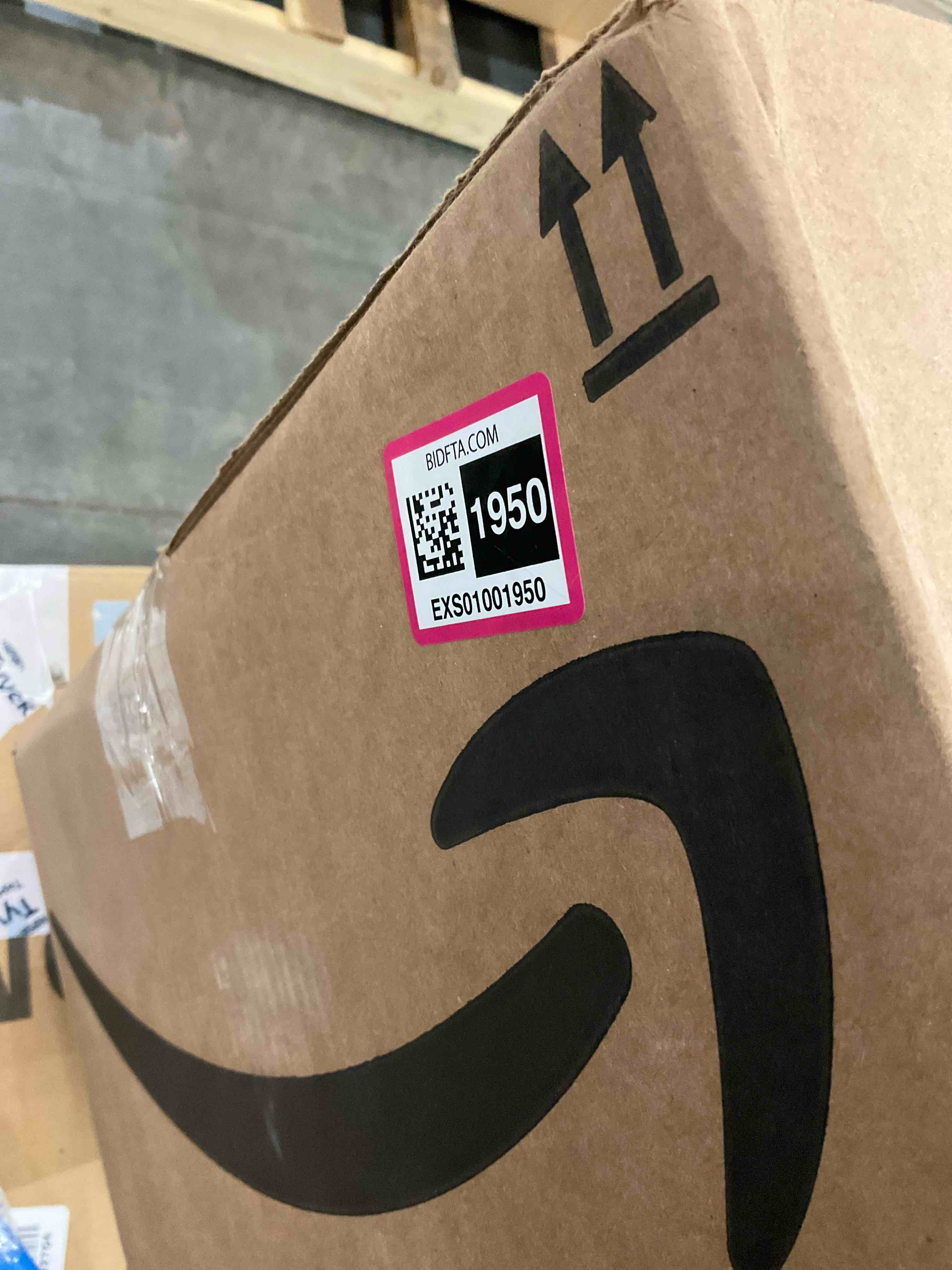 https://s3.amazonaws.com/lotting-images-prod/BargainHunt/EXS01001950_1709218048961.jpeg