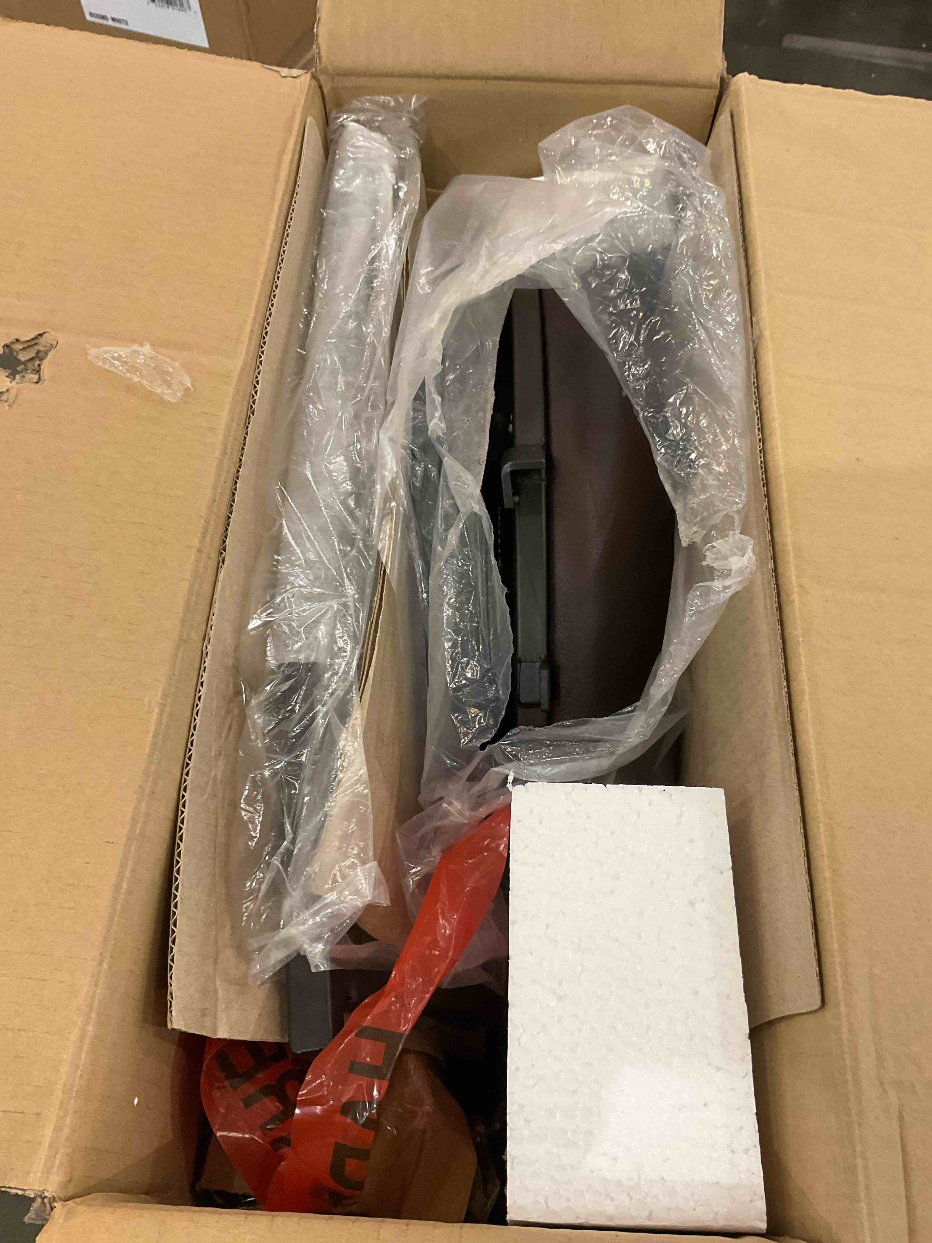 https://s3.amazonaws.com/lotting-images-prod/BargainHunt/EXS01001954_1709217673563.jpeg