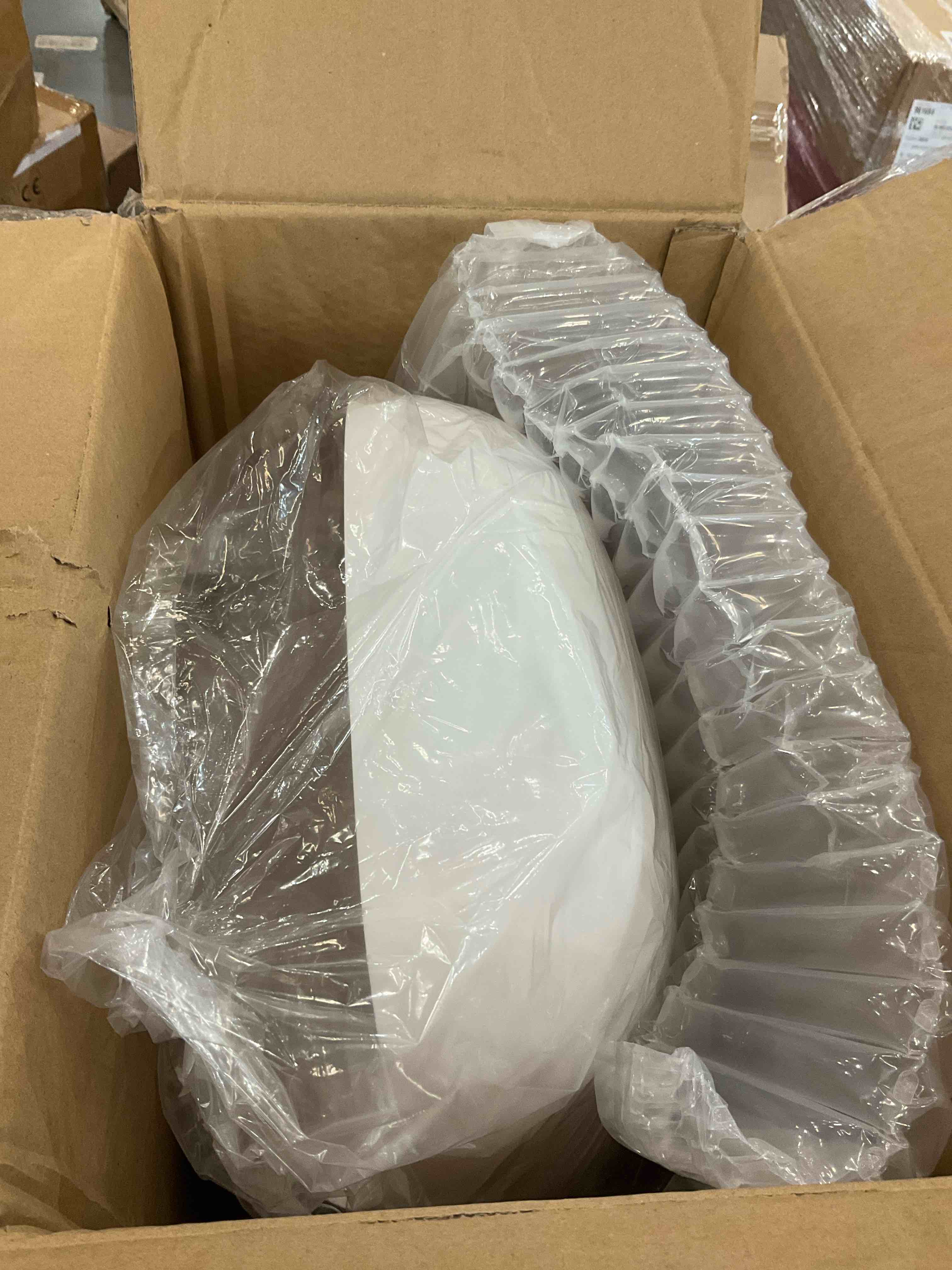 https://s3.amazonaws.com/lotting-images-prod/BargainHunt/EXS01001967_1709221143131.jpeg