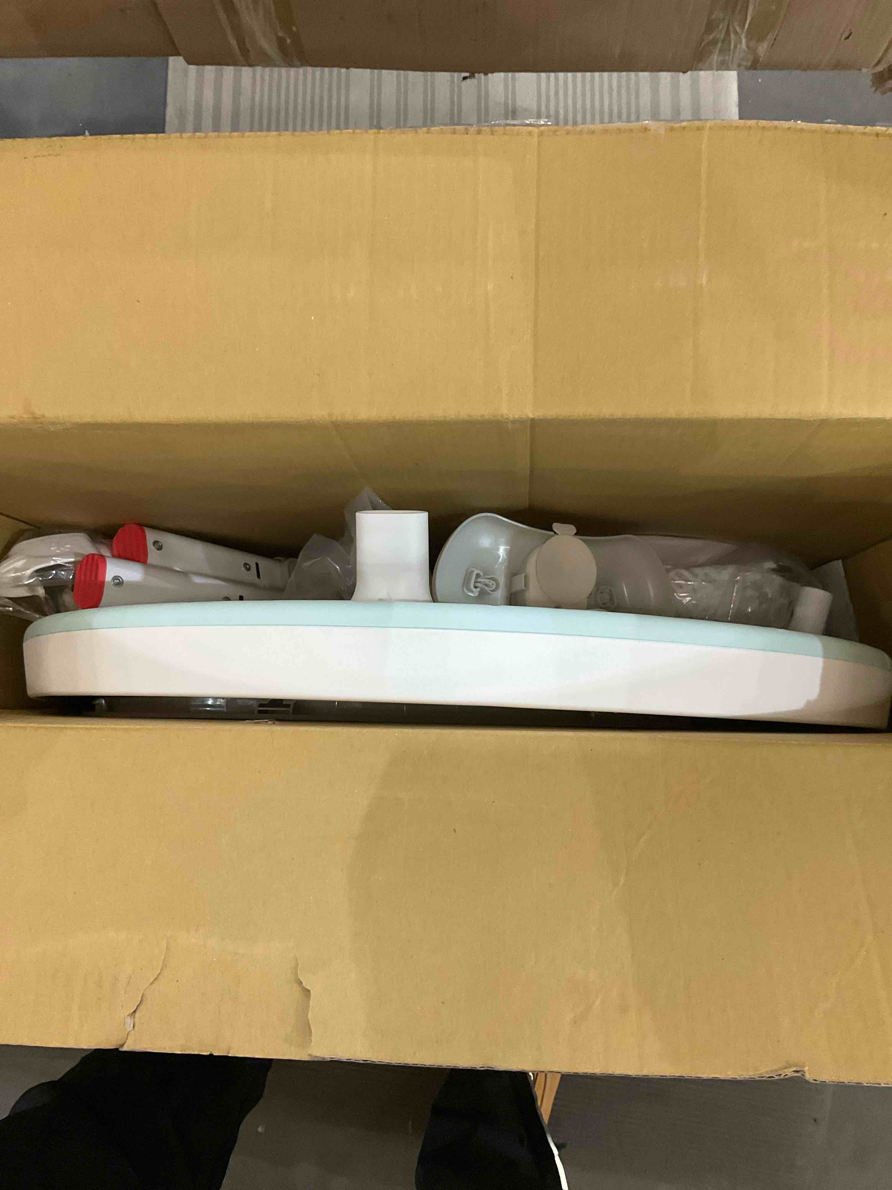 https://s3.amazonaws.com/lotting-images-prod/BargainHunt/EXS01001989_1709224541541.jpeg