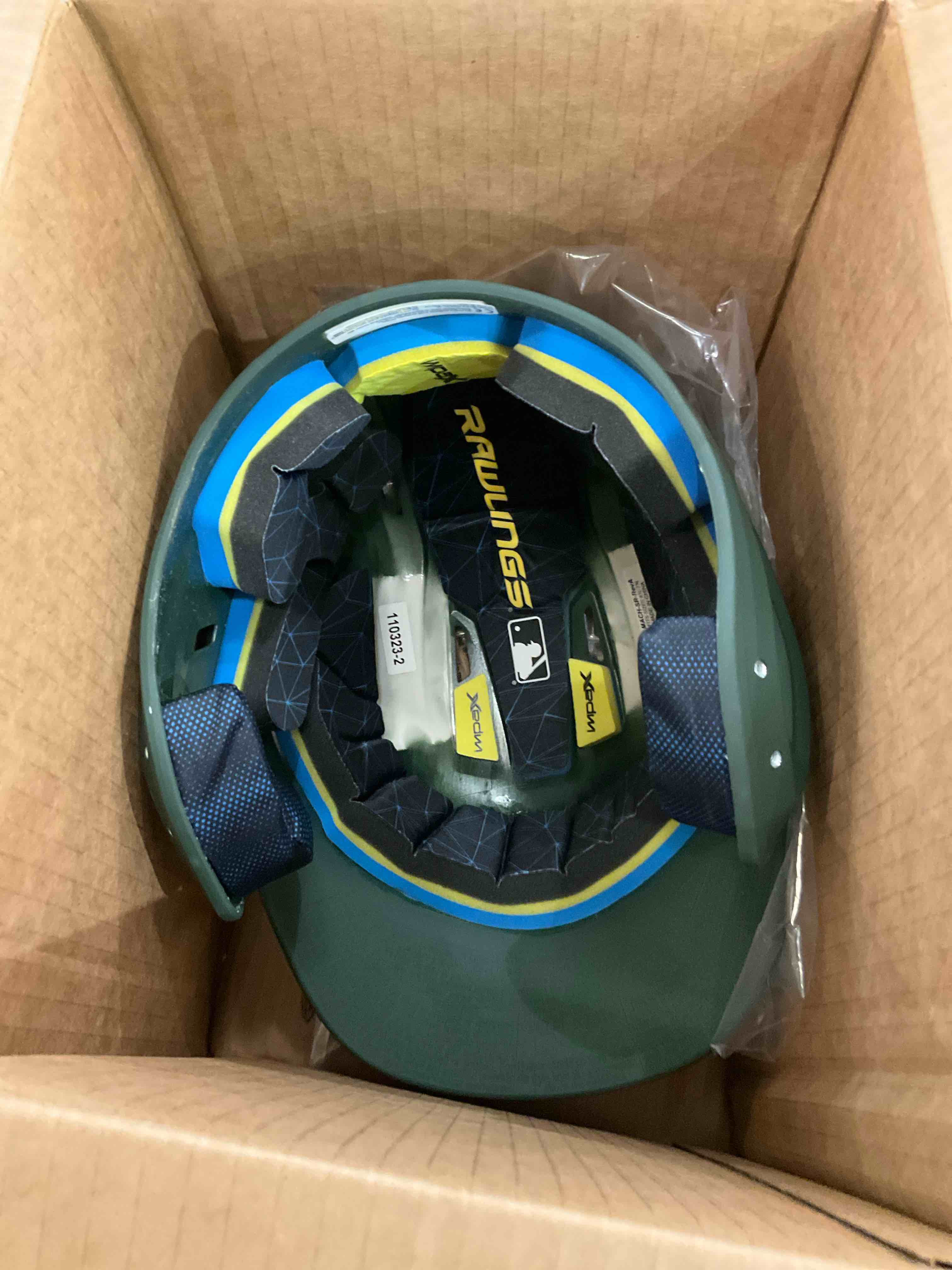 https://s3.amazonaws.com/lotting-images-prod/BargainHunt/EXS01001992_1709224088728.jpeg