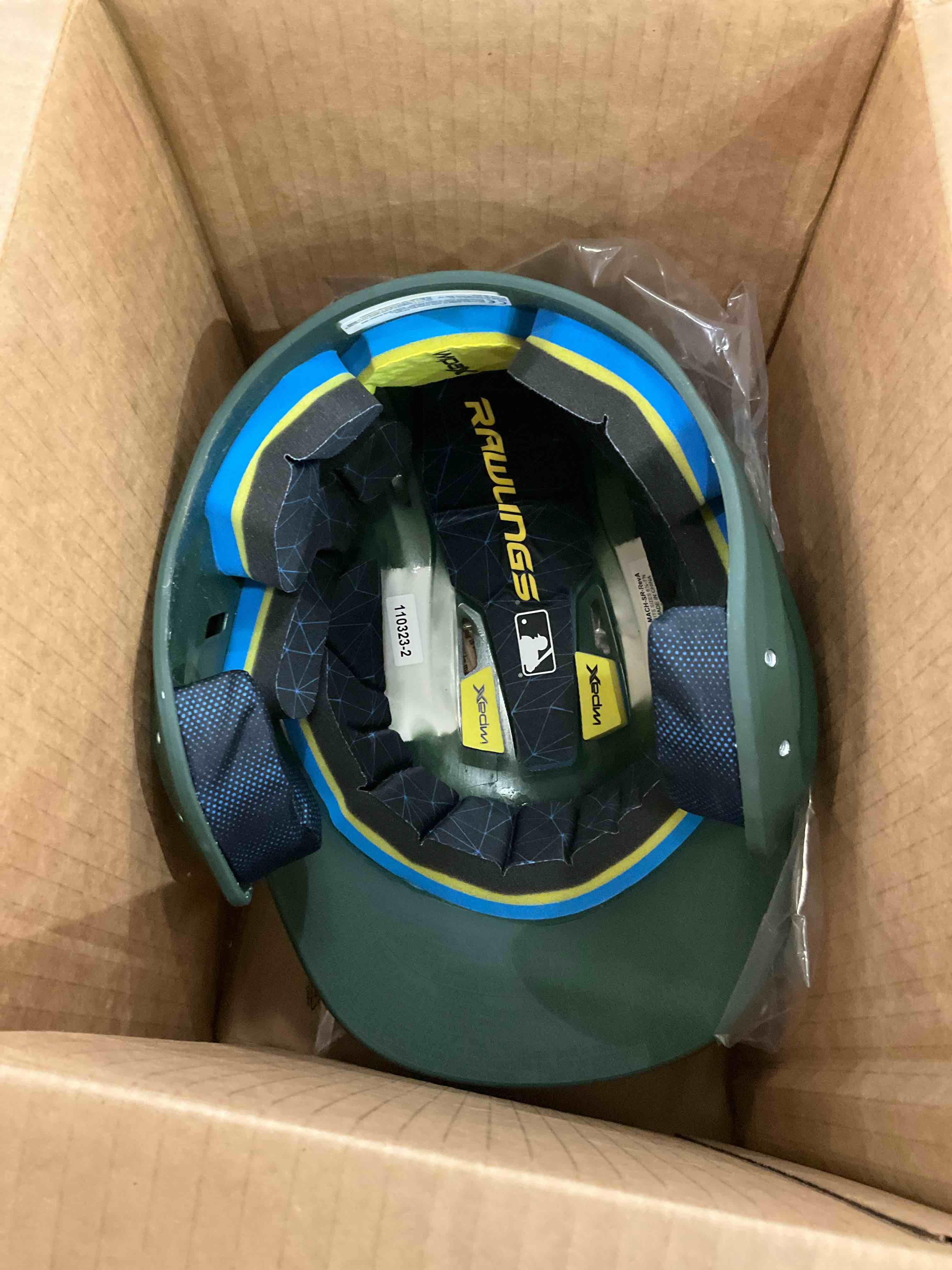https://s3.amazonaws.com/lotting-images-prod/BargainHunt/EXS01001992_1709224089721.jpeg