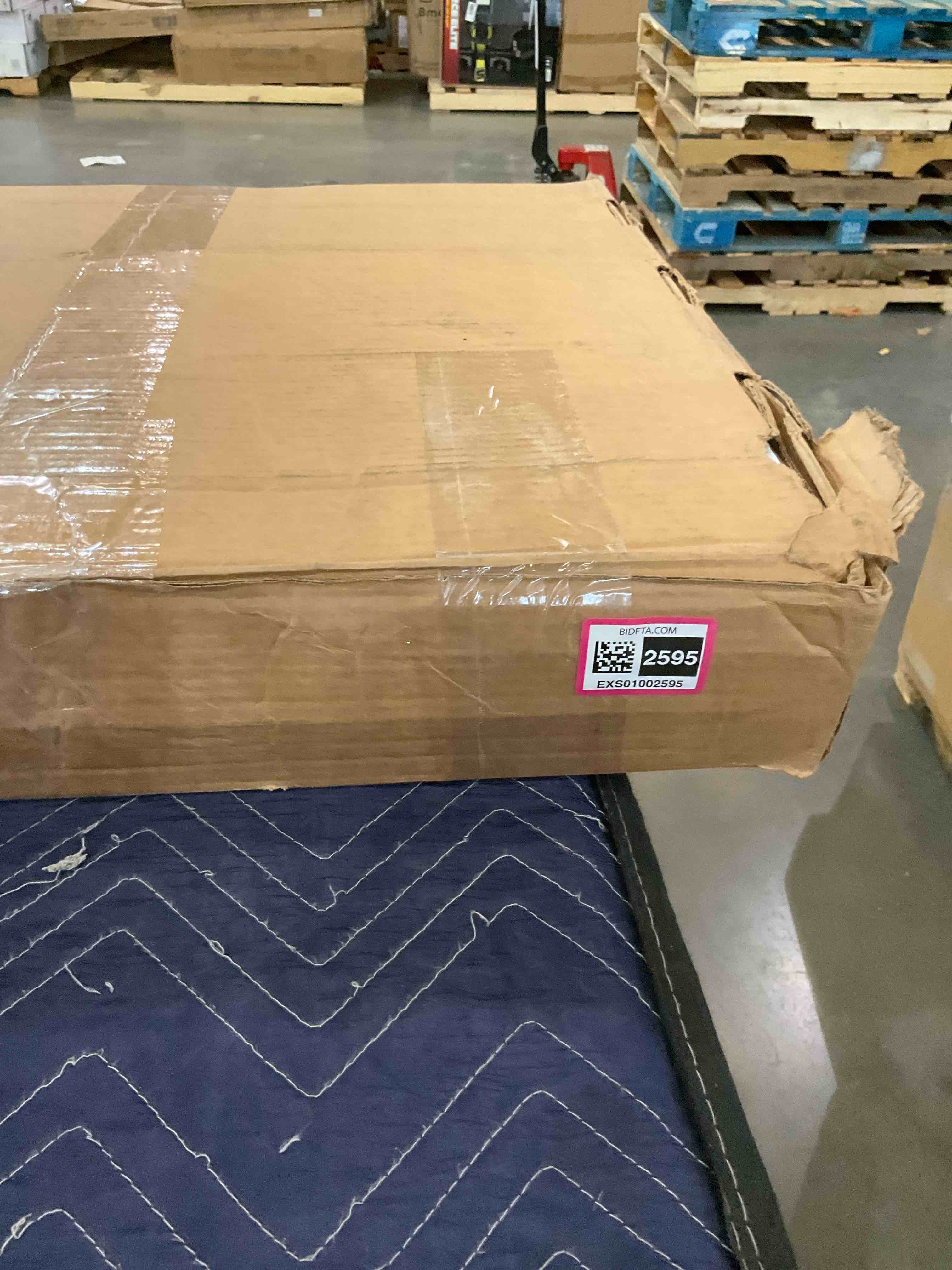 https://s3.amazonaws.com/lotting-images-prod/BargainHunt/EXS01002595_1708529361610.jpeg