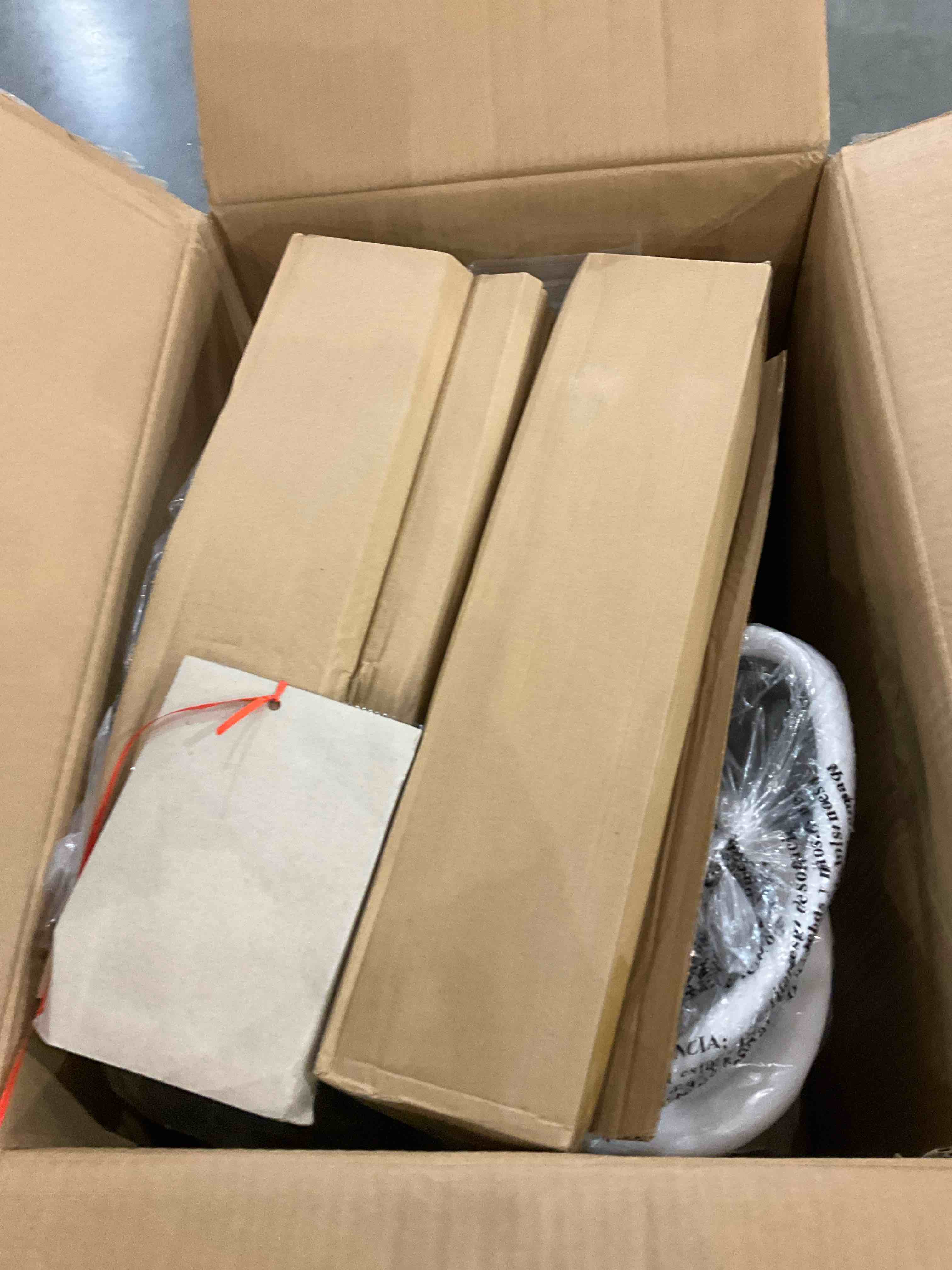 https://s3.amazonaws.com/lotting-images-prod/BargainHunt/EXS01005042_1708522068140.jpeg