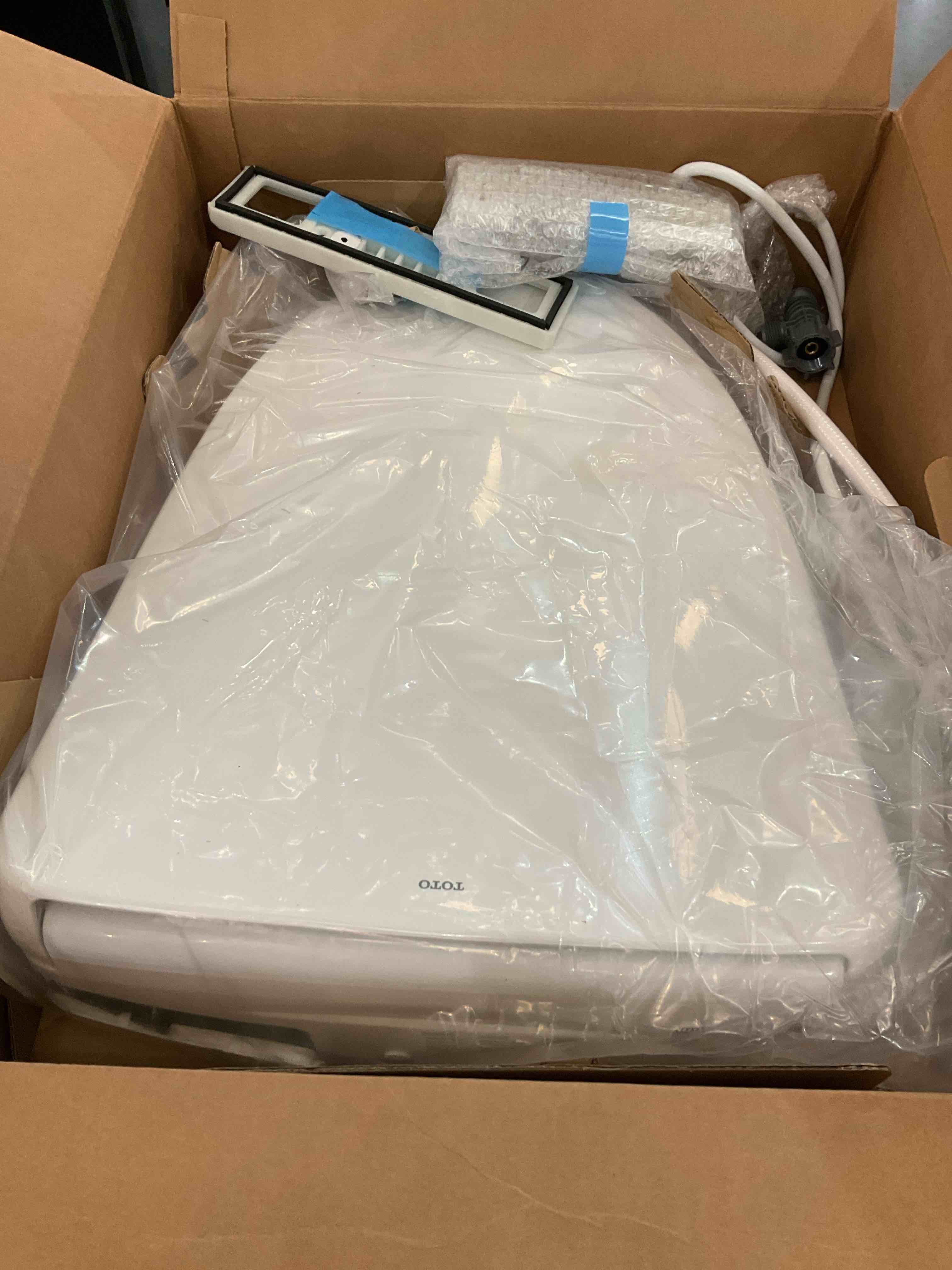 https://s3.amazonaws.com/lotting-images-prod/BargainHunt/EXS01005078_1708533560656.jpeg