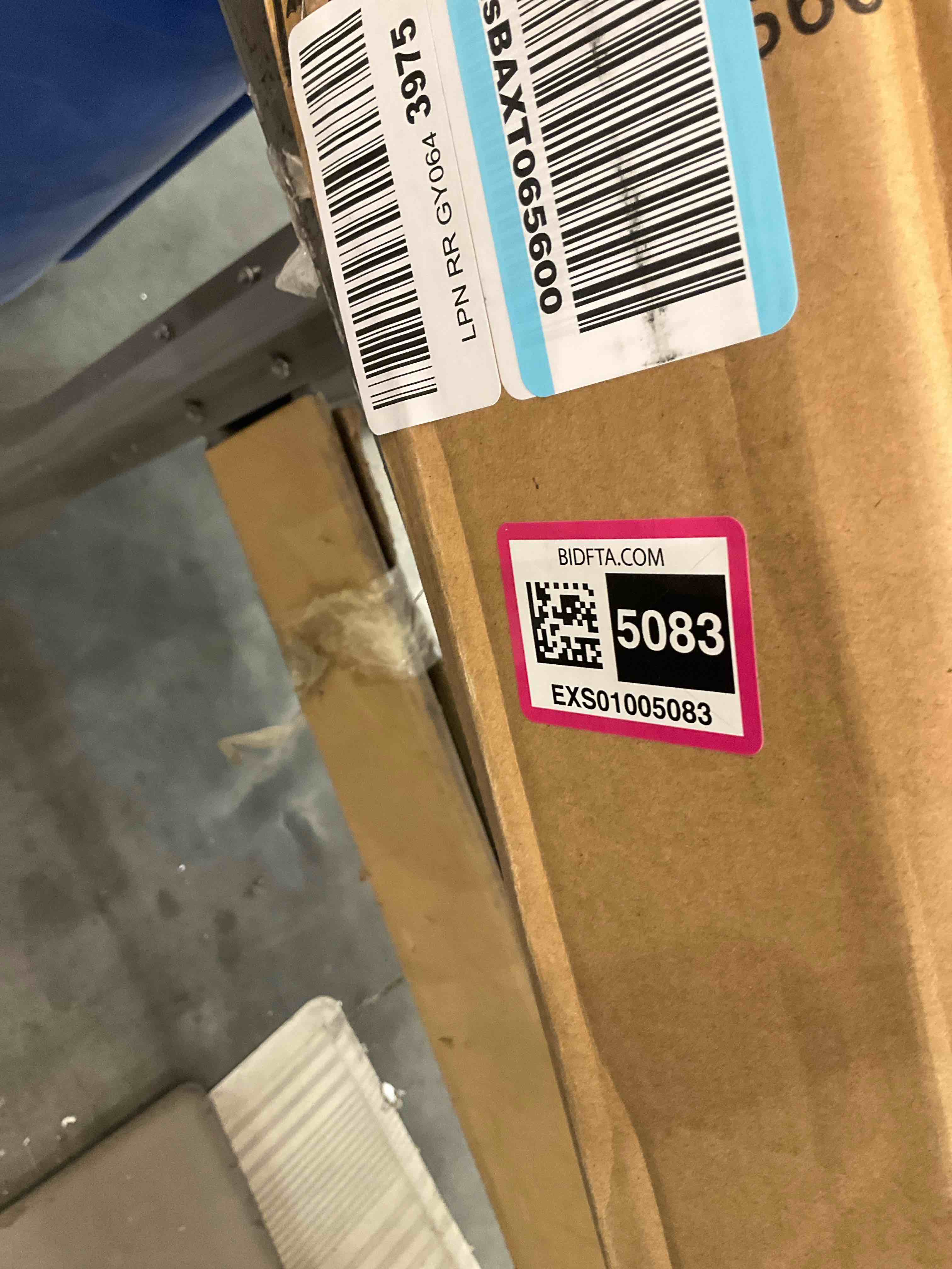 https://s3.amazonaws.com/lotting-images-prod/BargainHunt/EXS01005083_1708537301071.jpeg