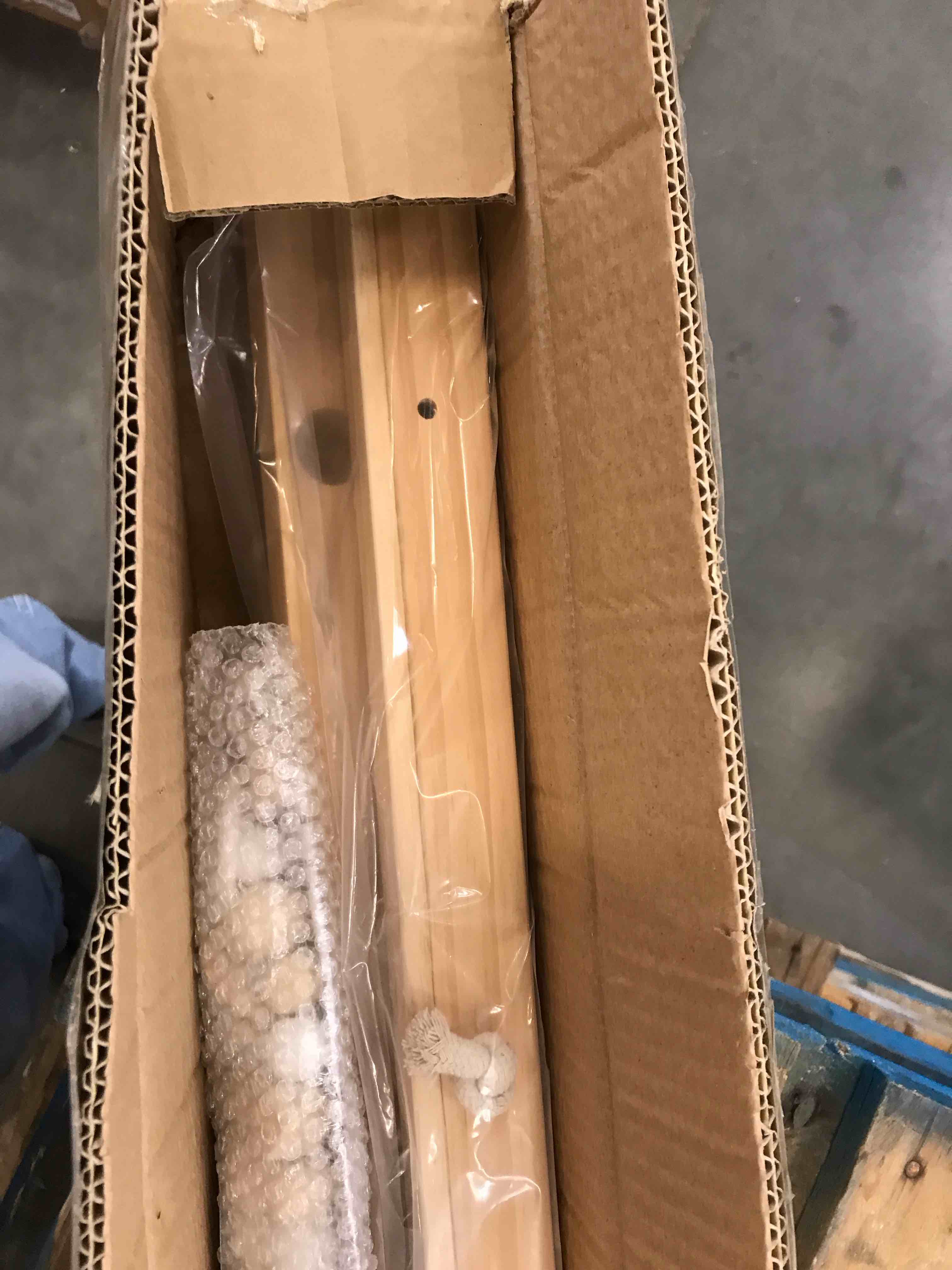 https://s3.amazonaws.com/lotting-images-prod/BargainHunt/EXS01006939_1708454538906.jpeg