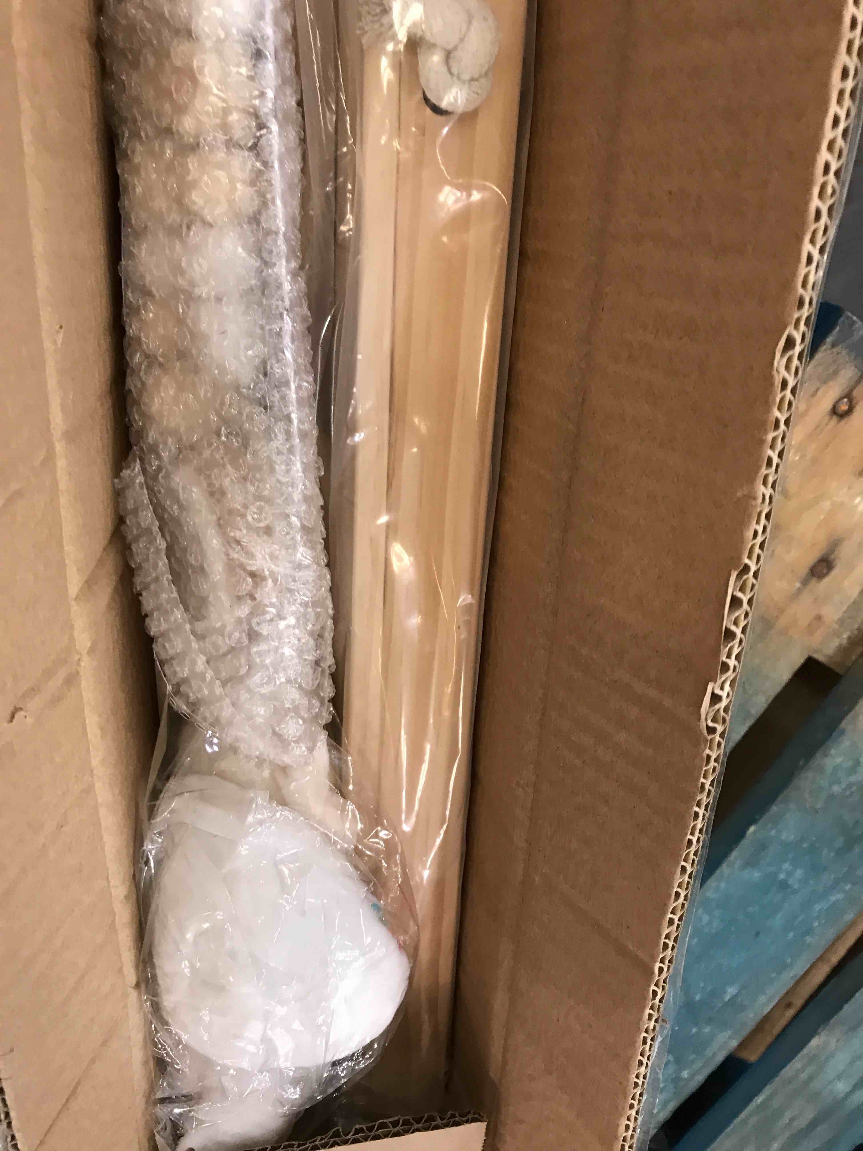 https://s3.amazonaws.com/lotting-images-prod/BargainHunt/EXS01006939_1708454540662.jpeg