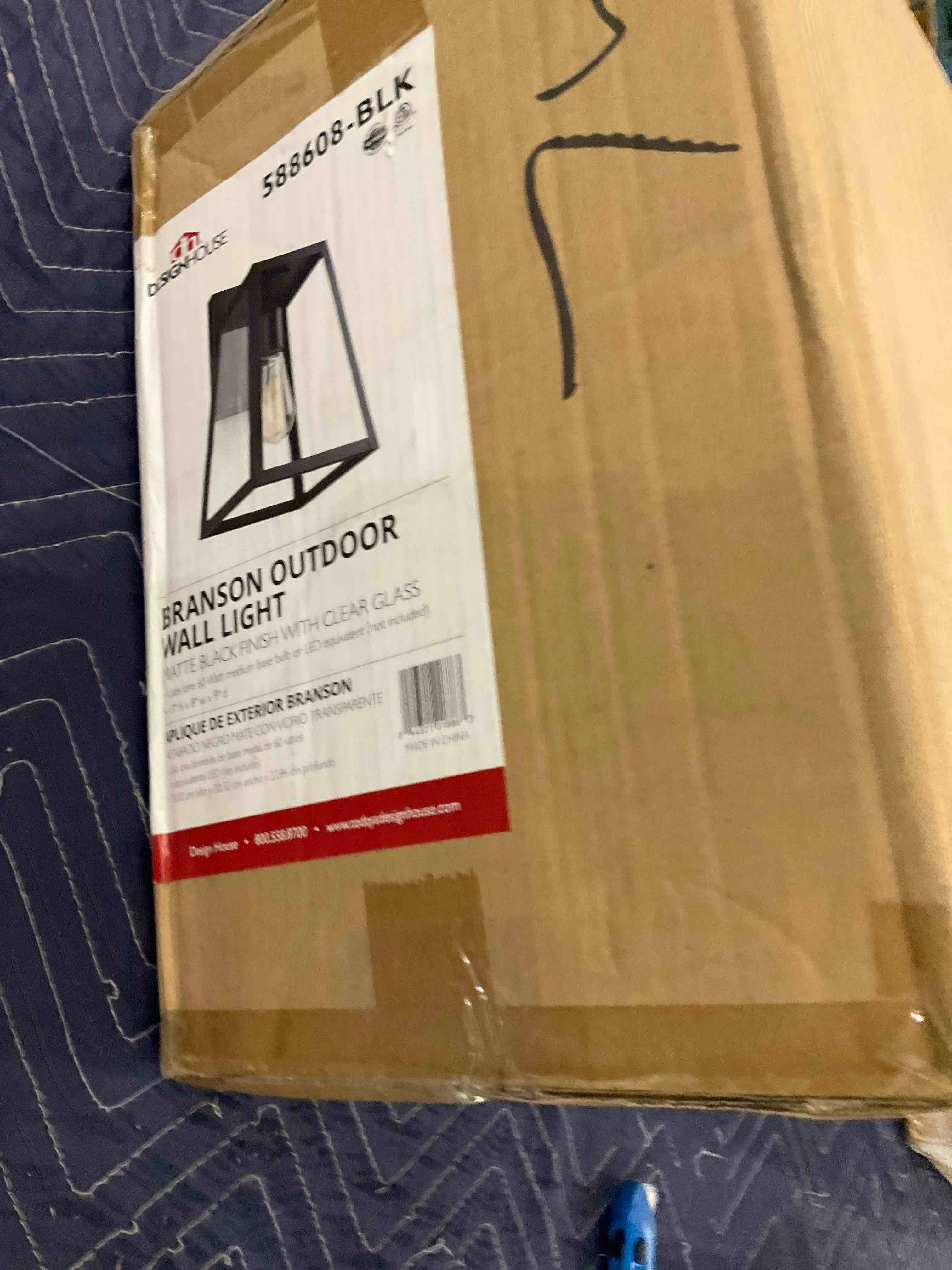 https://s3.amazonaws.com/lotting-images-prod/BargainHunt/EXS01009456_1708440107512.jpeg