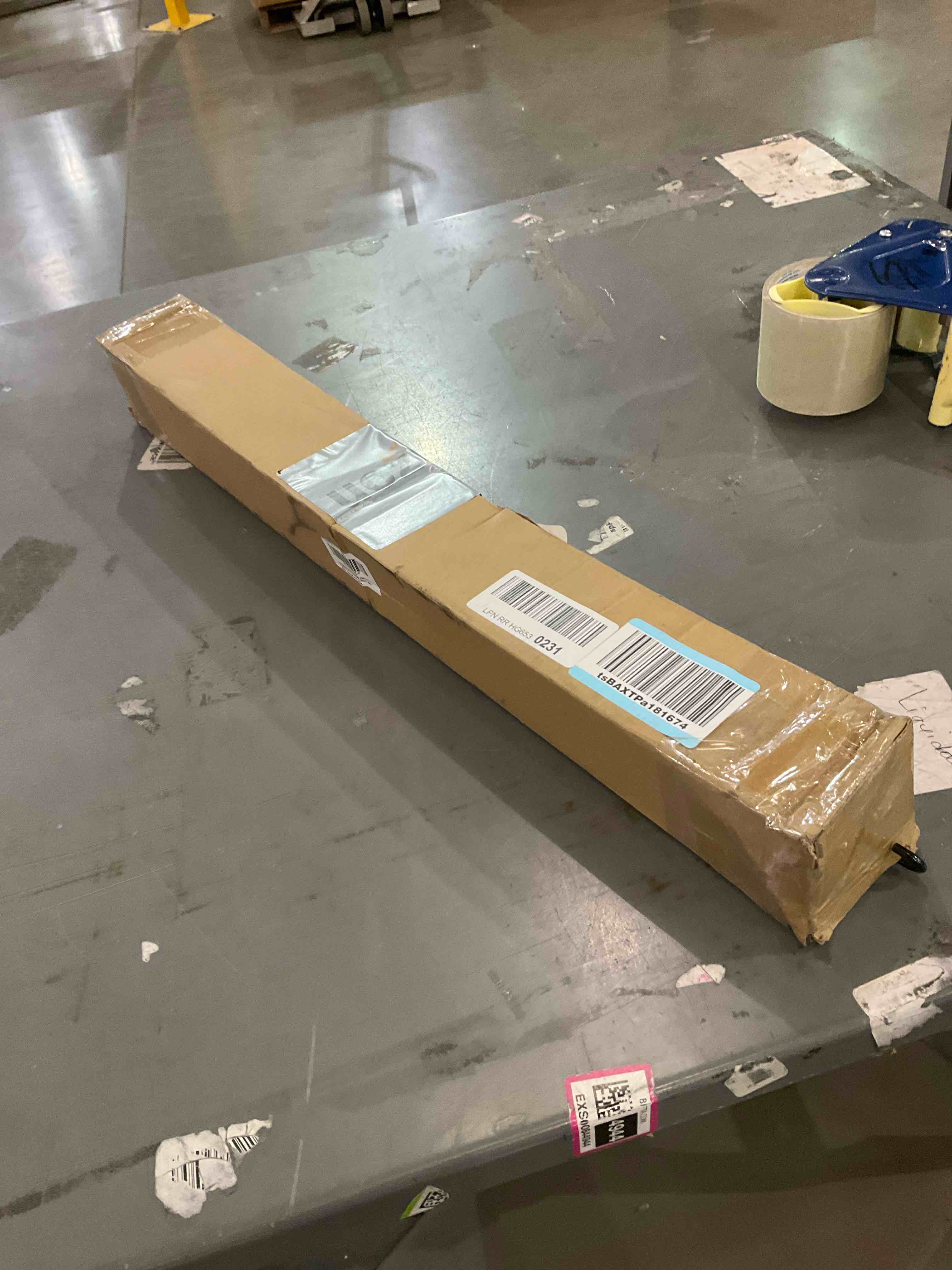 https://s3.amazonaws.com/lotting-images-prod/BargainHunt/EXS01009752_1708096639234.jpeg