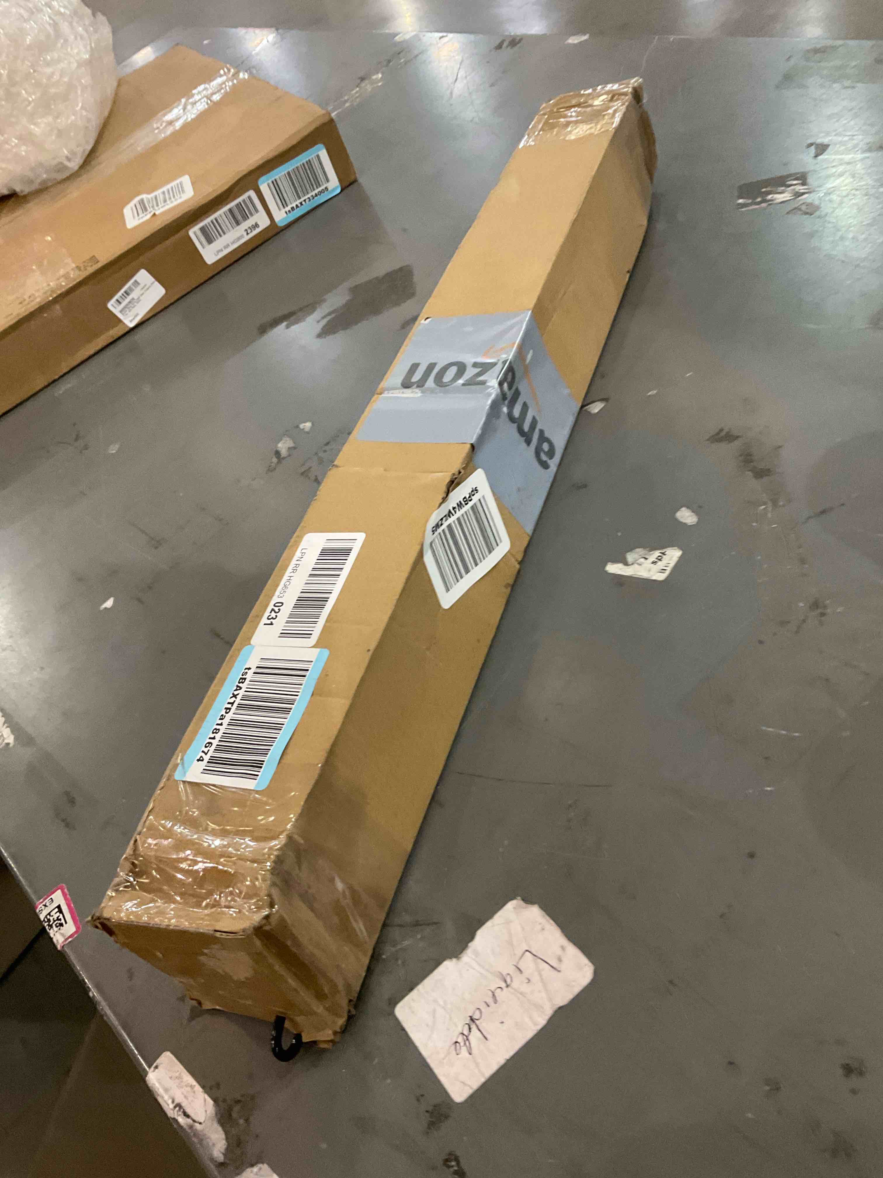 https://s3.amazonaws.com/lotting-images-prod/BargainHunt/EXS01009752_1708096642868.jpeg