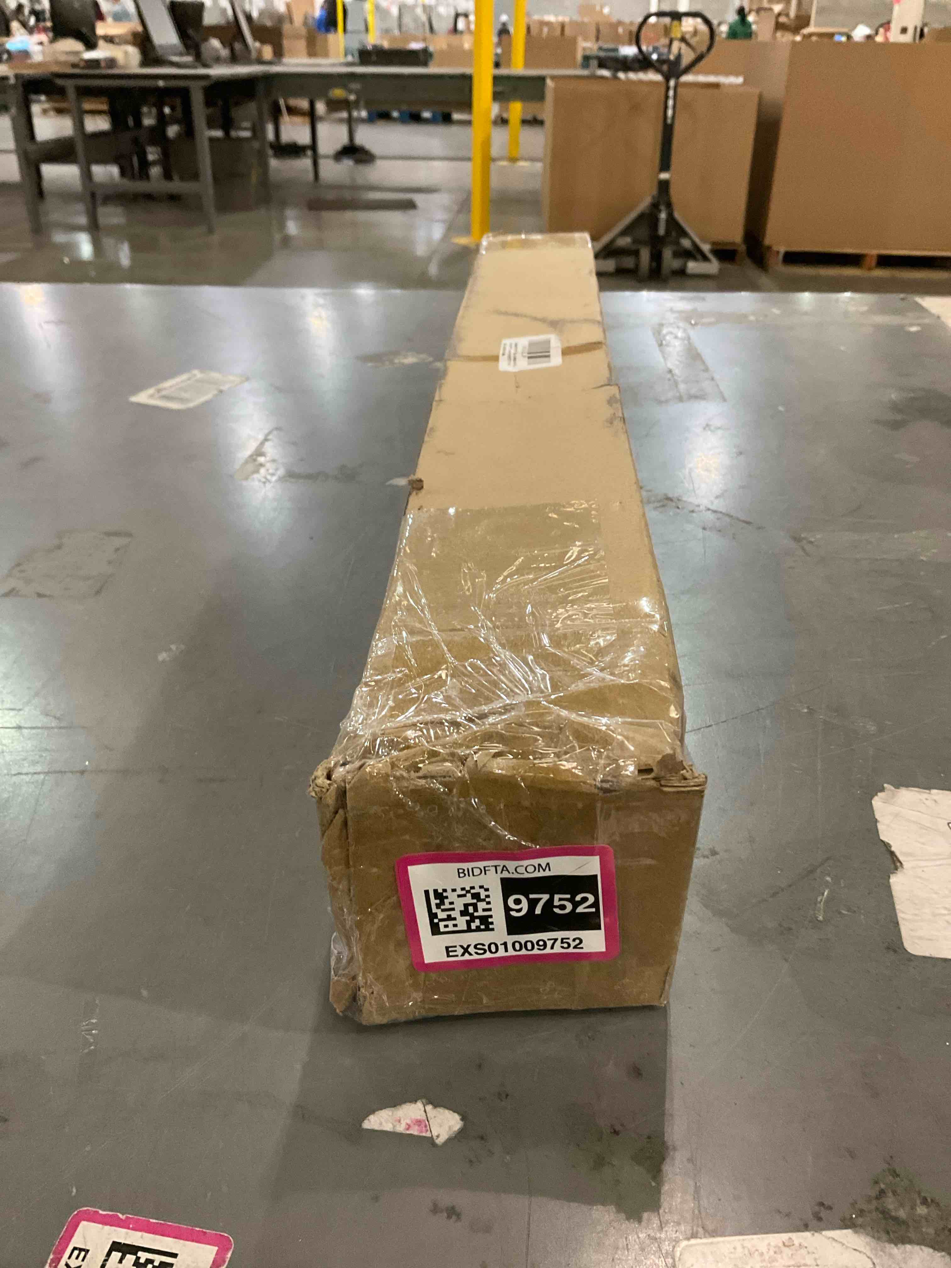 https://s3.amazonaws.com/lotting-images-prod/BargainHunt/EXS01009752_1708096743031.jpeg