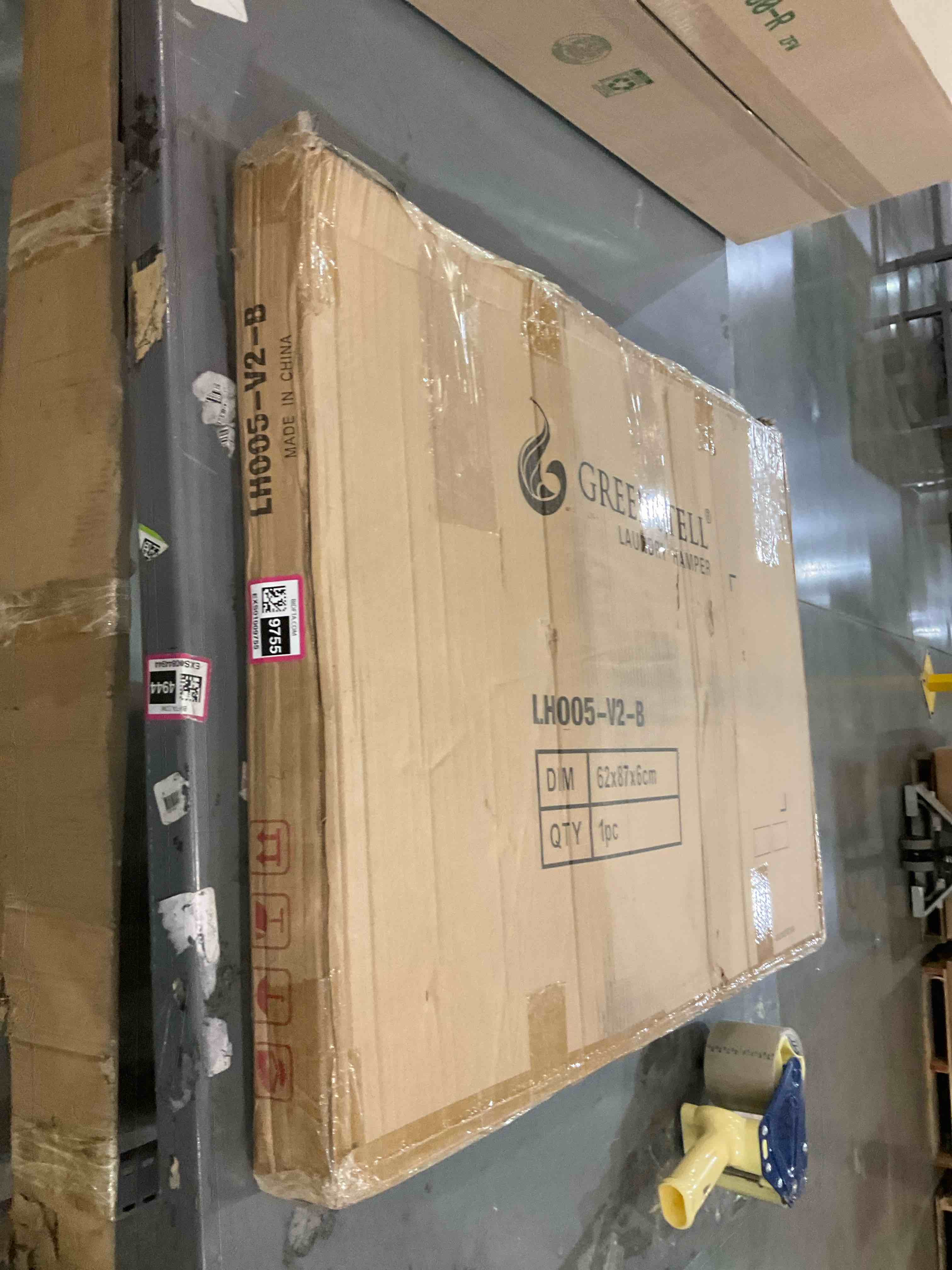 https://s3.amazonaws.com/lotting-images-prod/BargainHunt/EXS01009755_1708097618604.jpeg