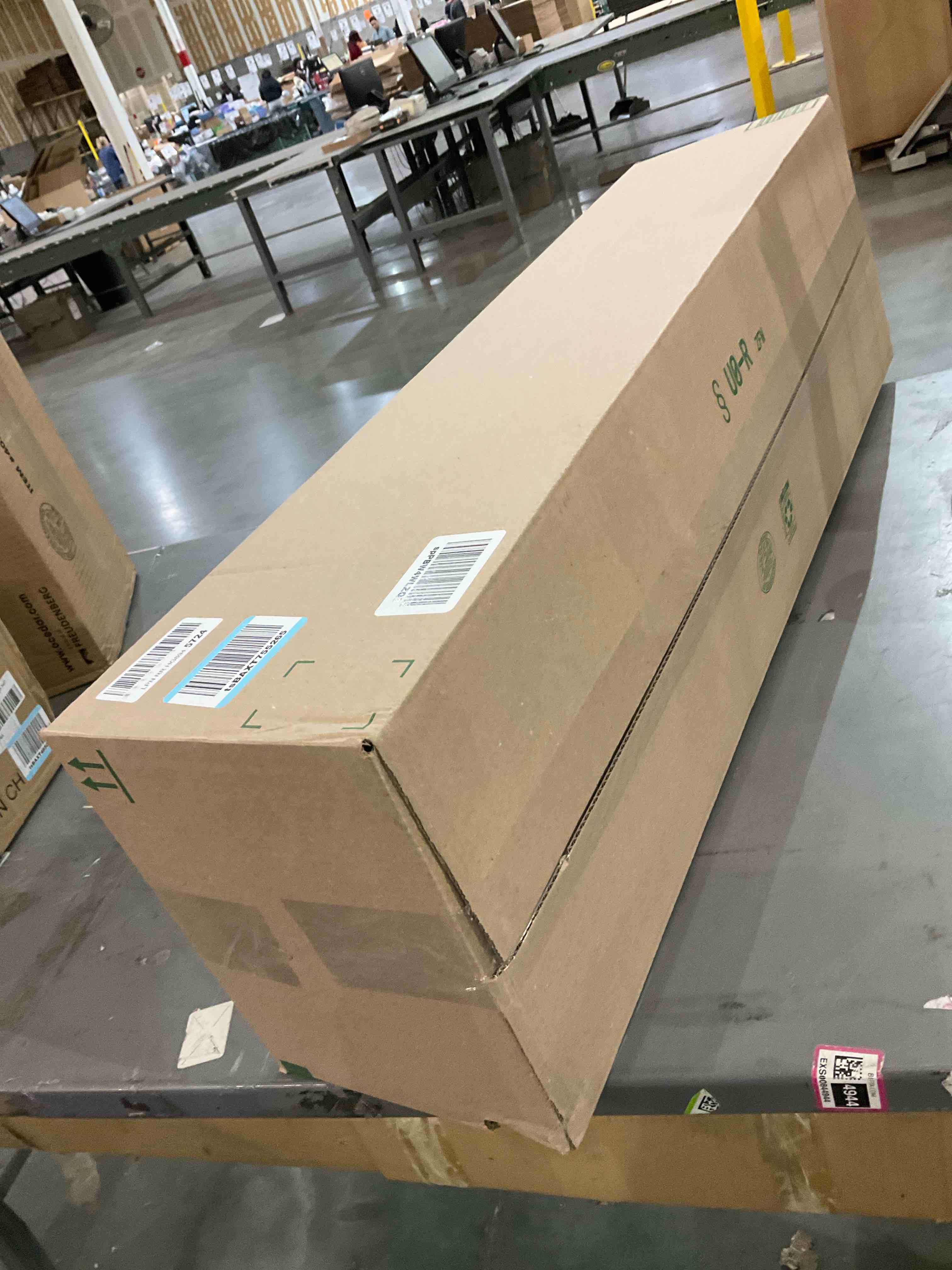 https://s3.amazonaws.com/lotting-images-prod/BargainHunt/EXS01009757_1708097825742.jpeg