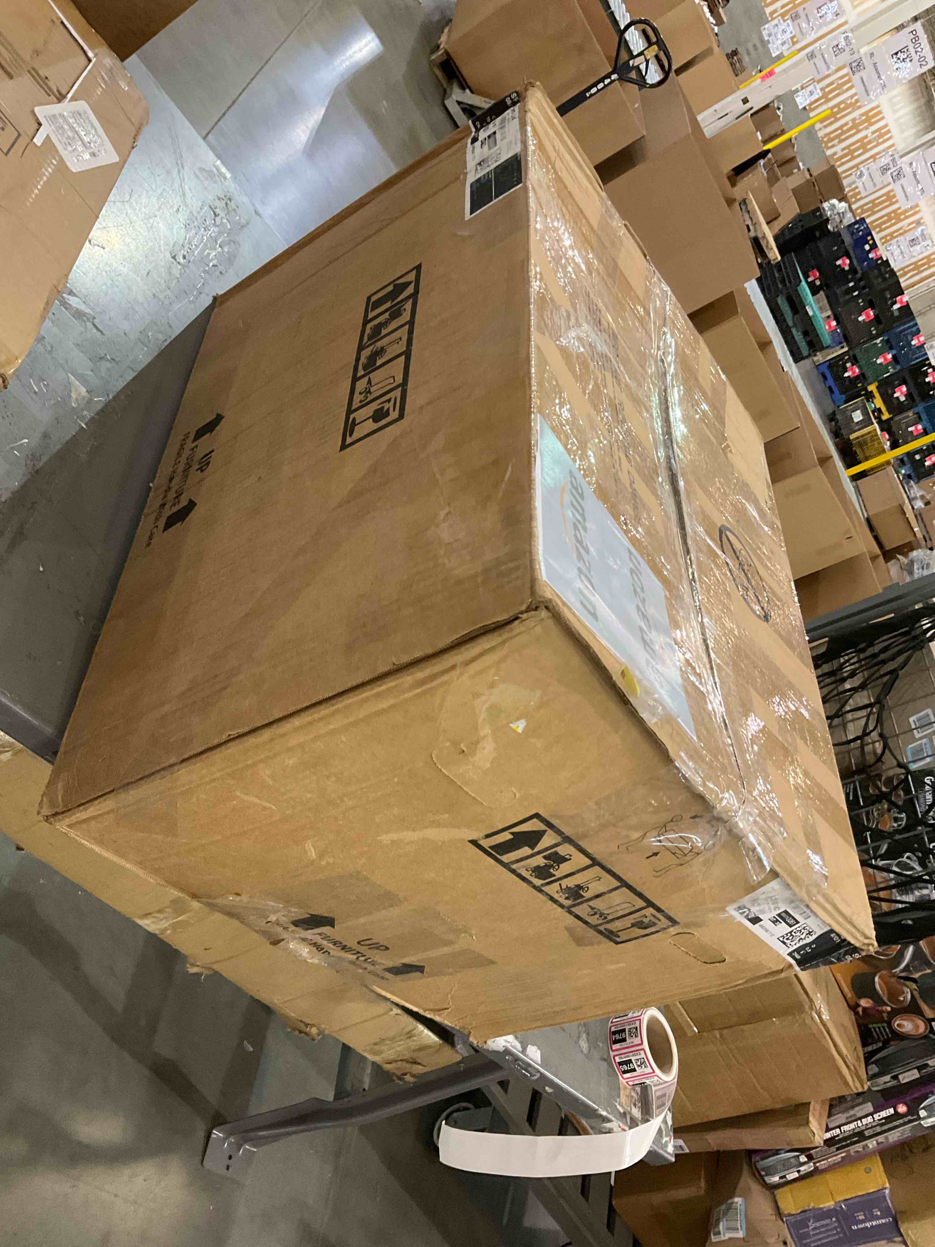 https://s3.amazonaws.com/lotting-images-prod/BargainHunt/EXS01009759_1708098172393.jpeg