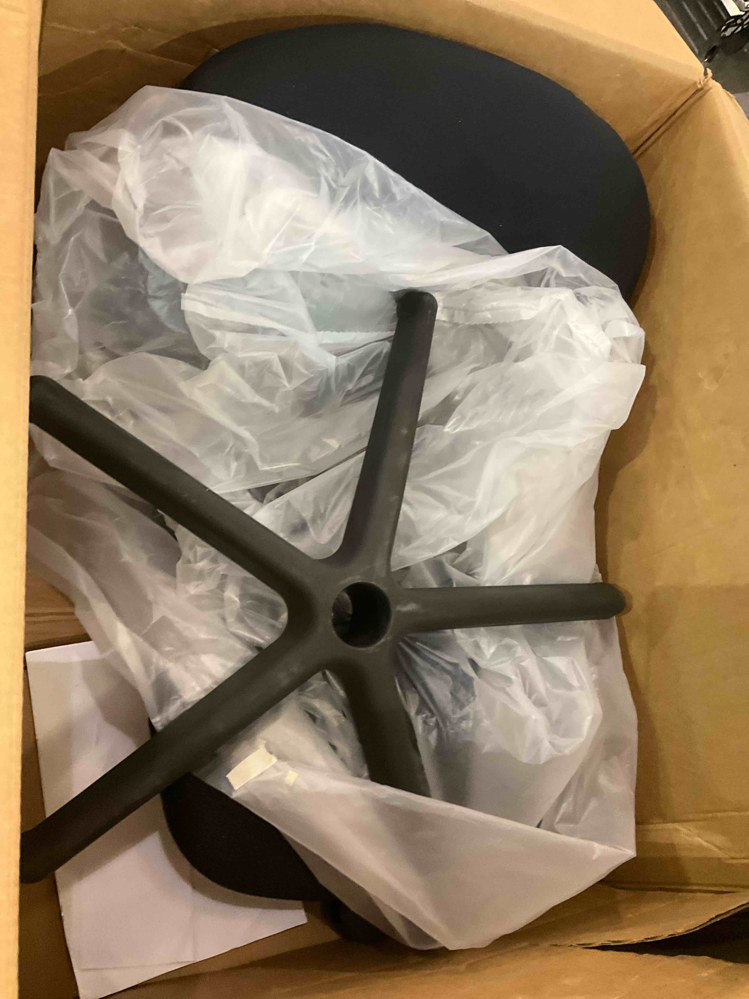 https://s3.amazonaws.com/lotting-images-prod/BargainHunt/EXS01009759_1708098323532.jpeg