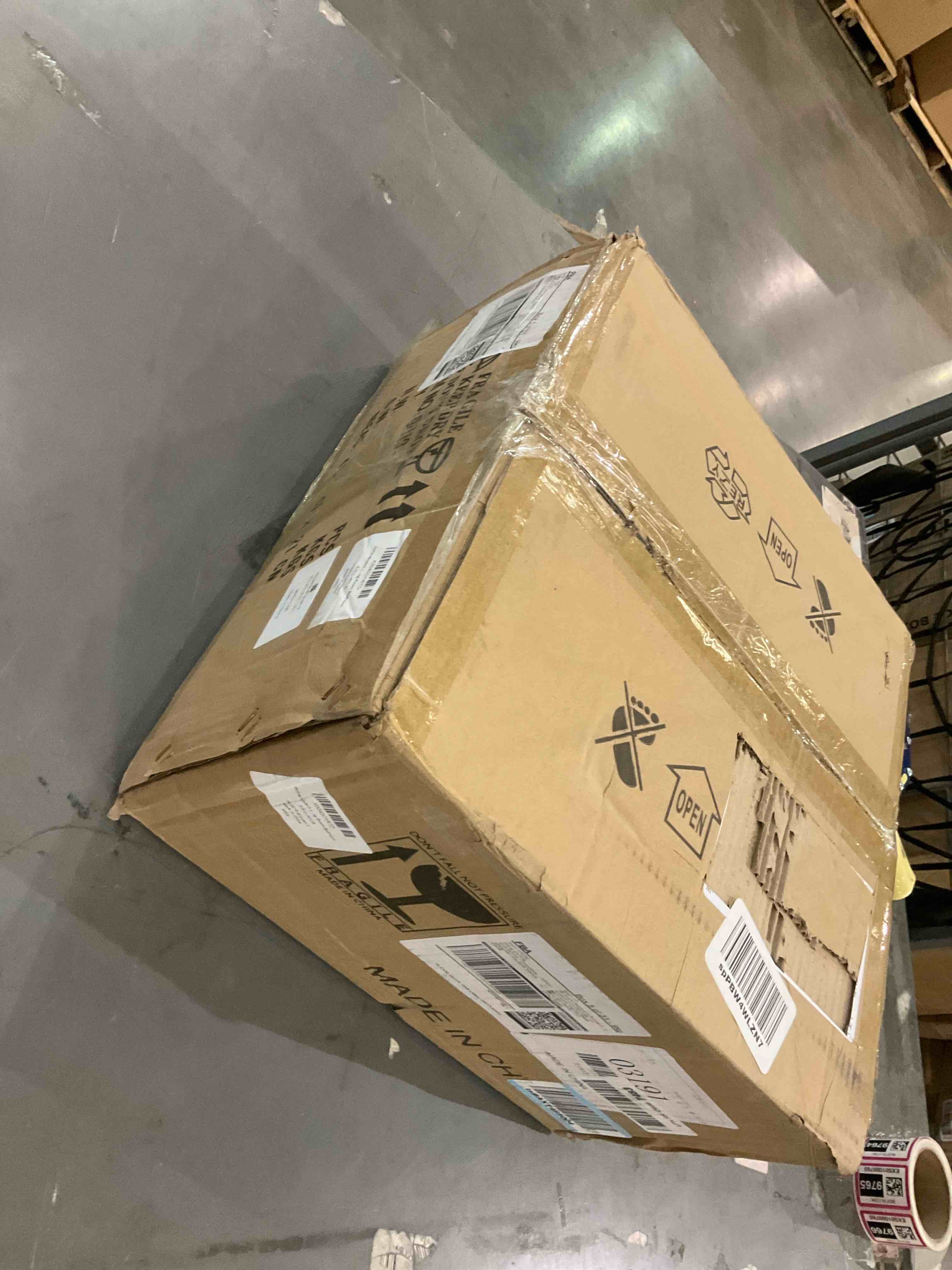 https://s3.amazonaws.com/lotting-images-prod/BargainHunt/EXS01009761_1708098640763.jpeg