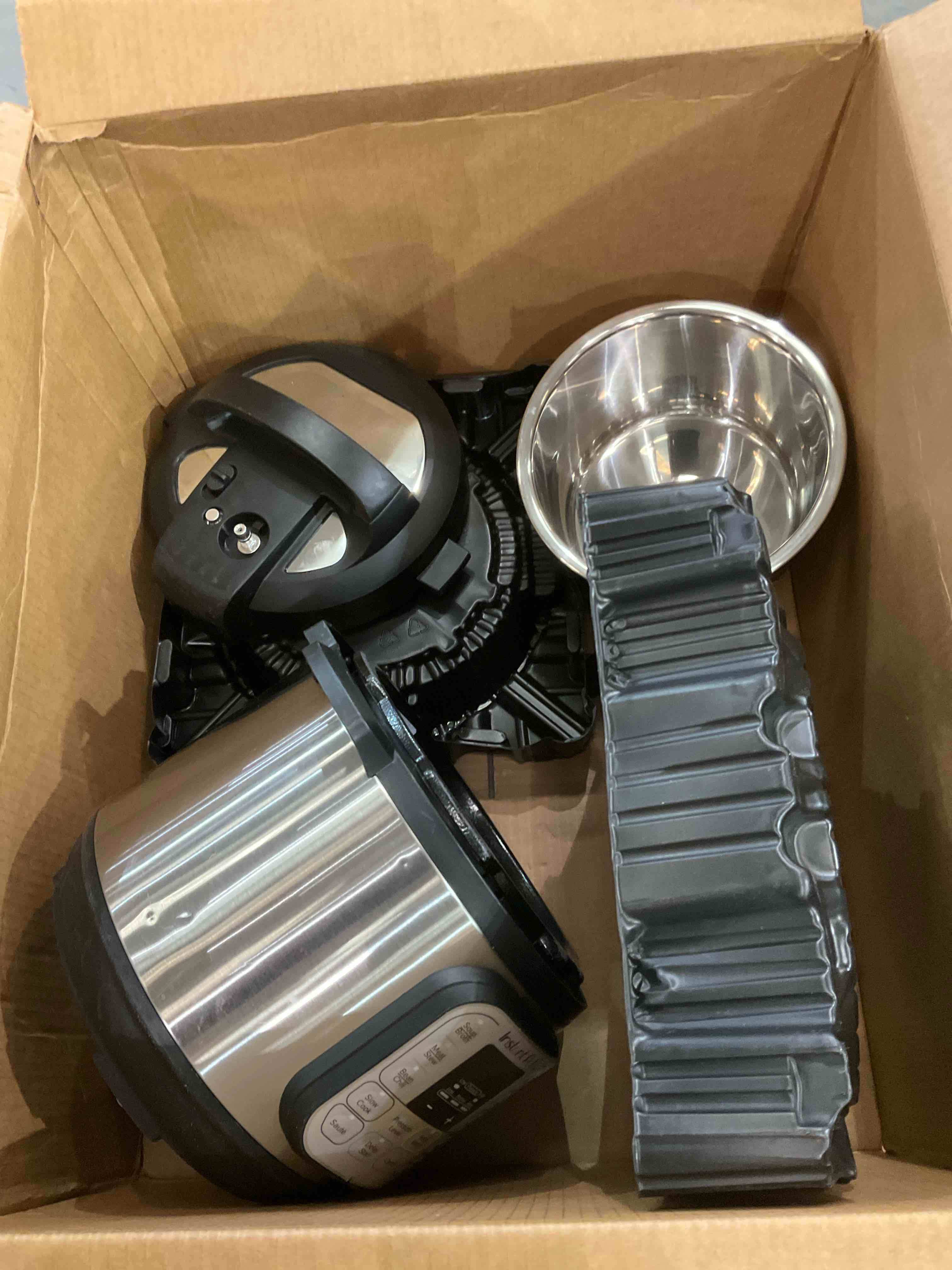 https://s3.amazonaws.com/lotting-images-prod/BargainHunt/EXS01009765_1708099763910.jpeg