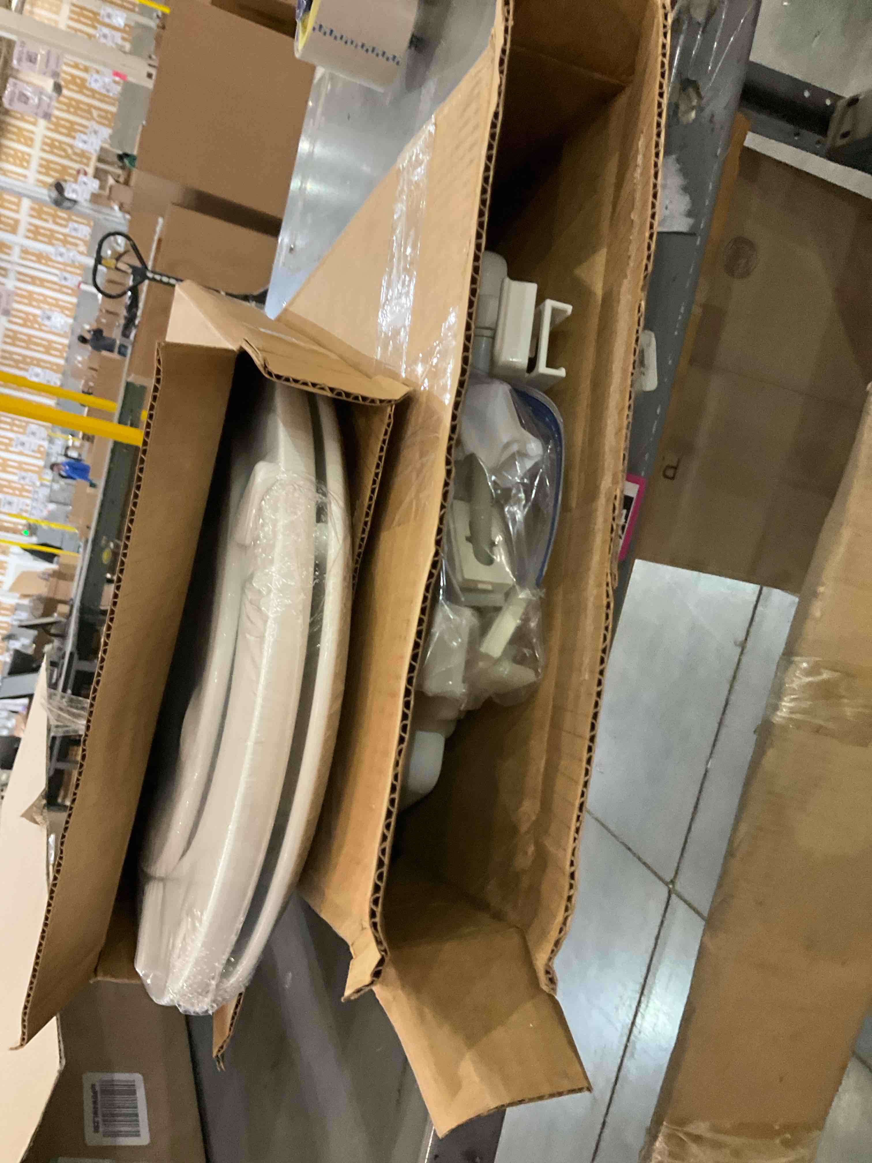 https://s3.amazonaws.com/lotting-images-prod/BargainHunt/EXS01009768_1708100724719.jpeg