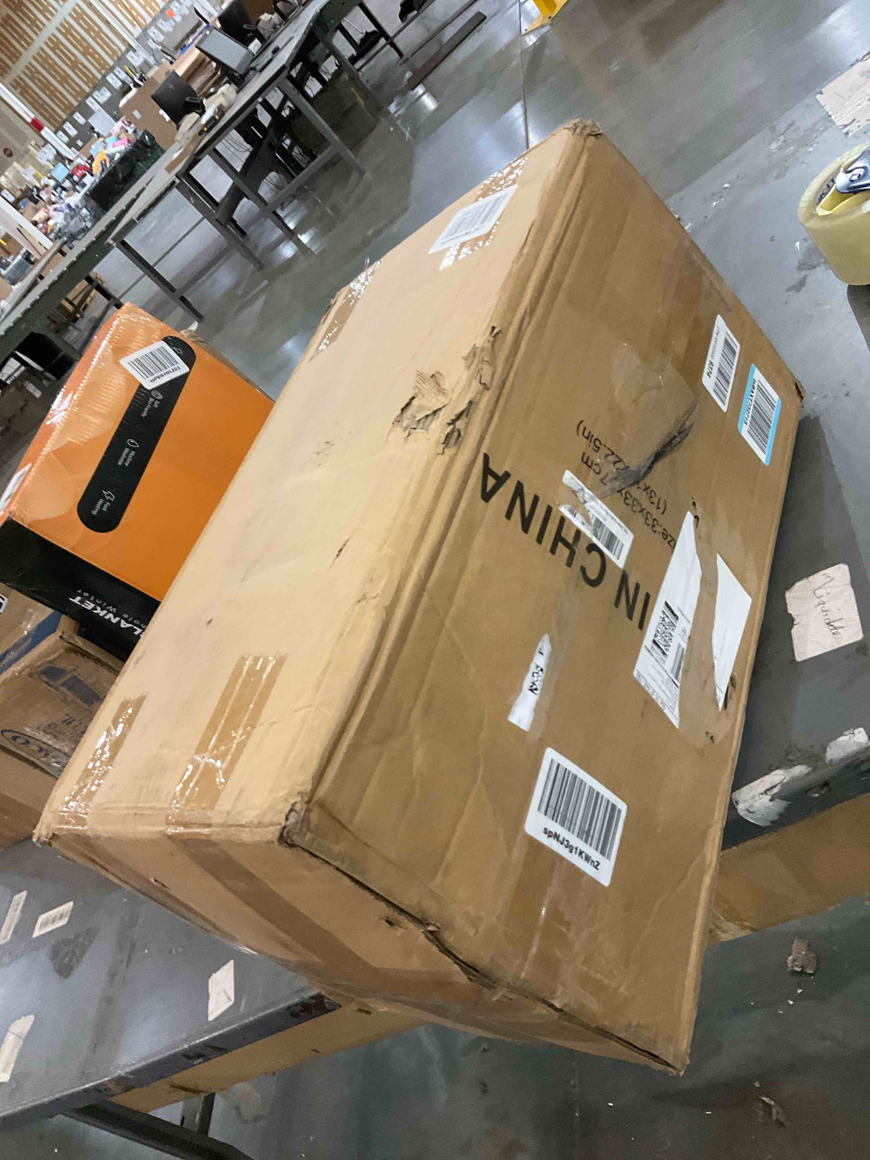 https://s3.amazonaws.com/lotting-images-prod/BargainHunt/EXS01009785_1708106288336.jpeg
