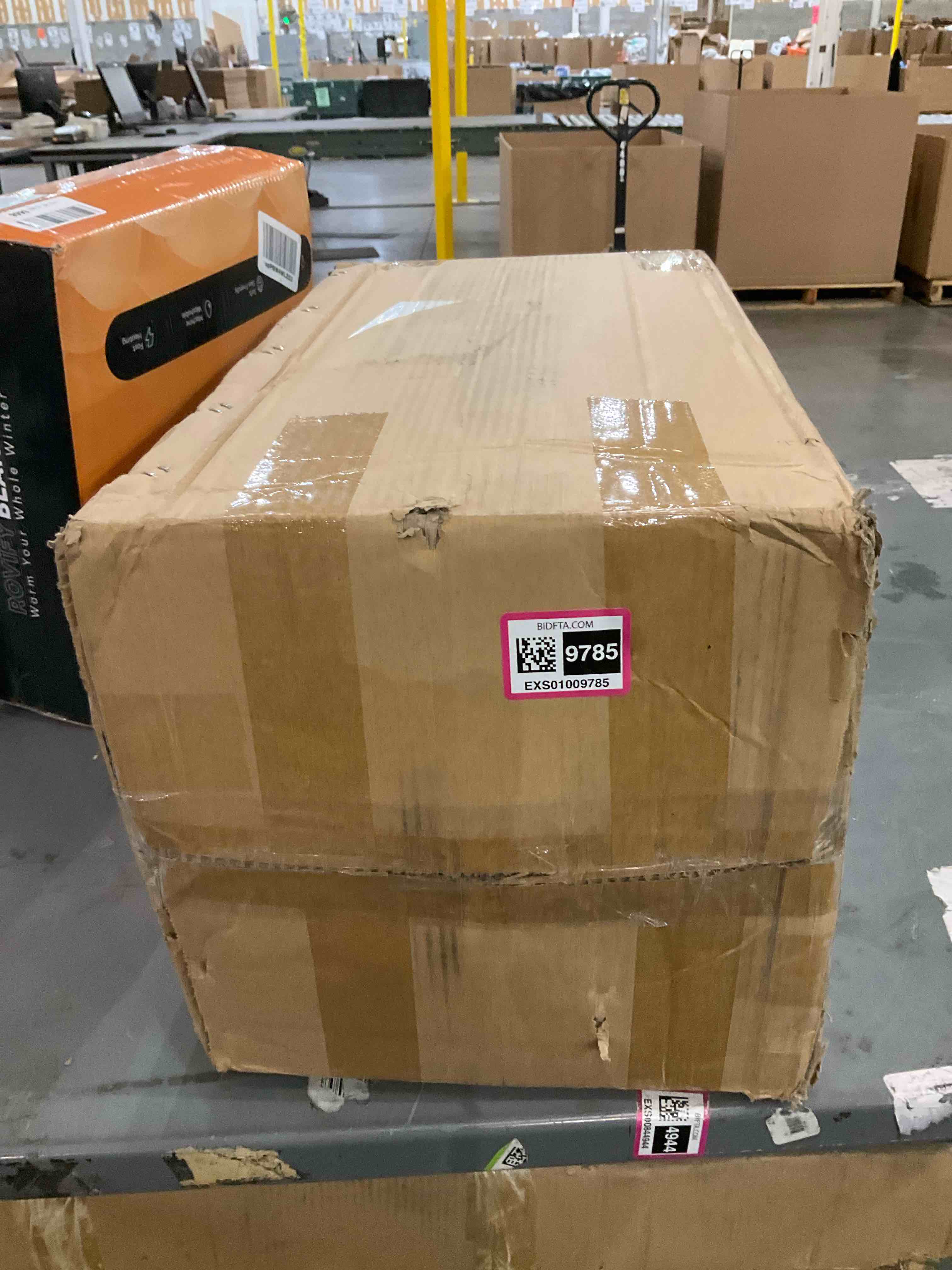 https://s3.amazonaws.com/lotting-images-prod/BargainHunt/EXS01009785_1708106512107.jpeg