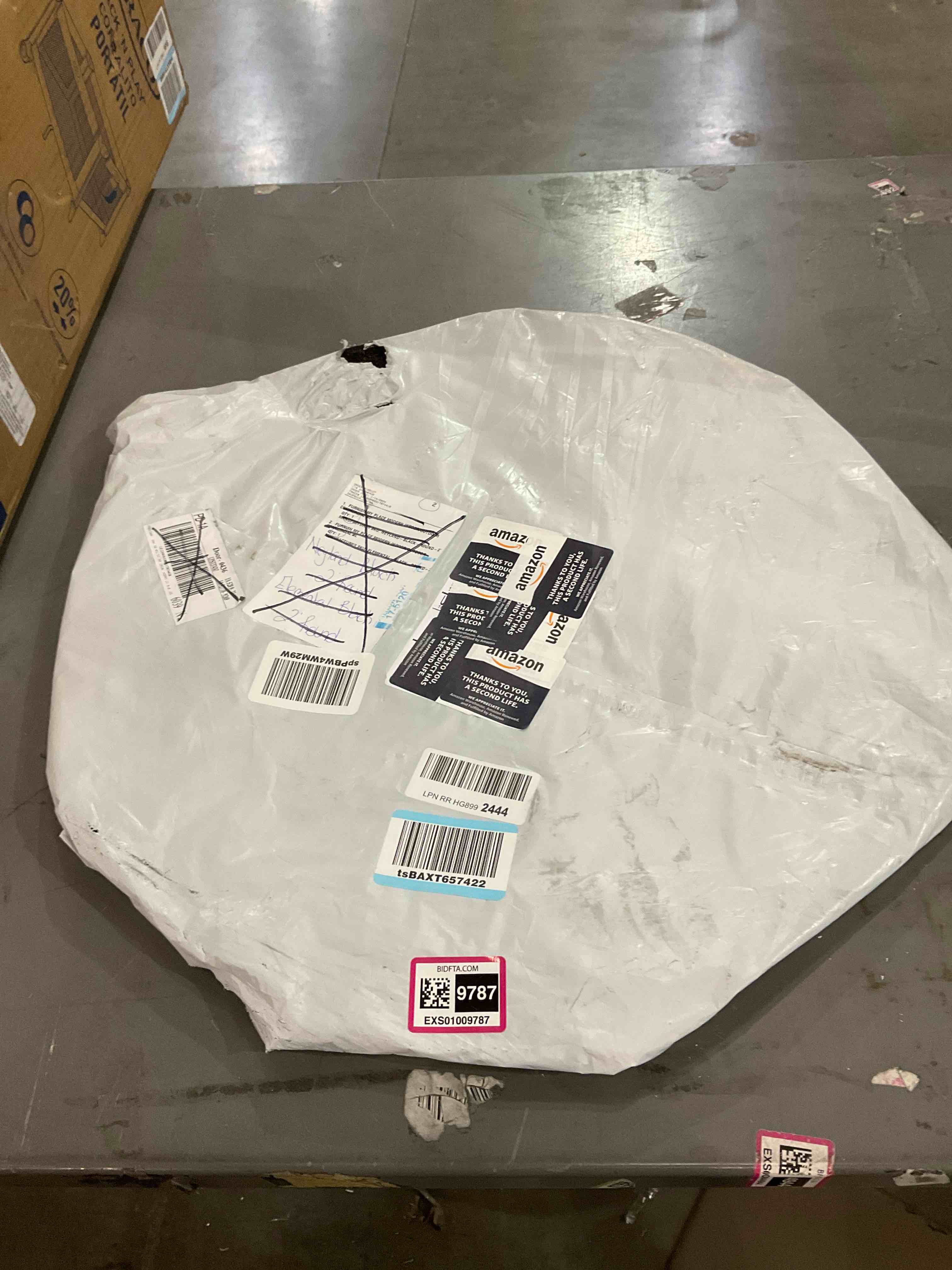 https://s3.amazonaws.com/lotting-images-prod/BargainHunt/EXS01009787_1708106849881.jpeg