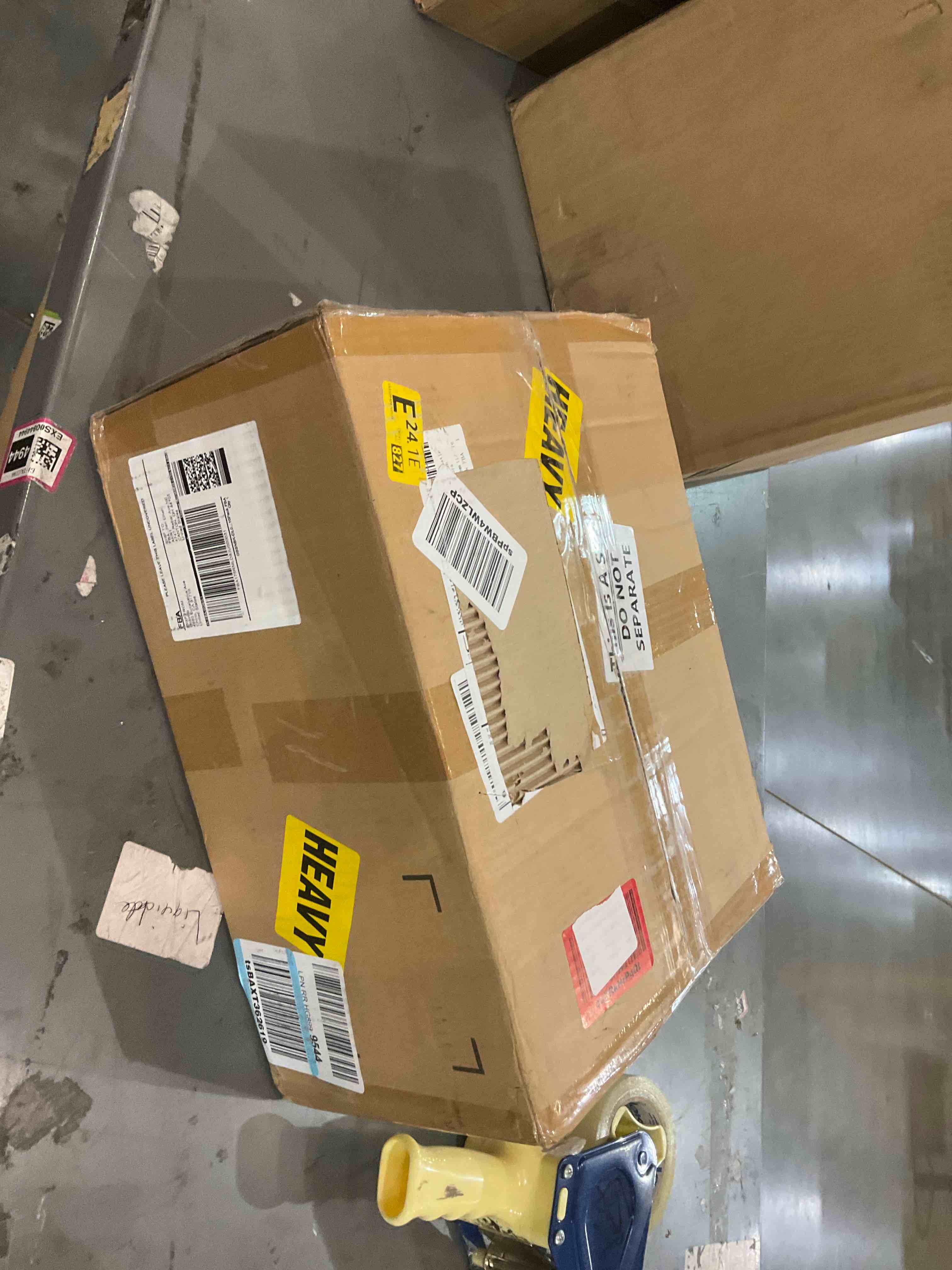 https://s3.amazonaws.com/lotting-images-prod/BargainHunt/EXS01009790_1708107396665.jpeg
