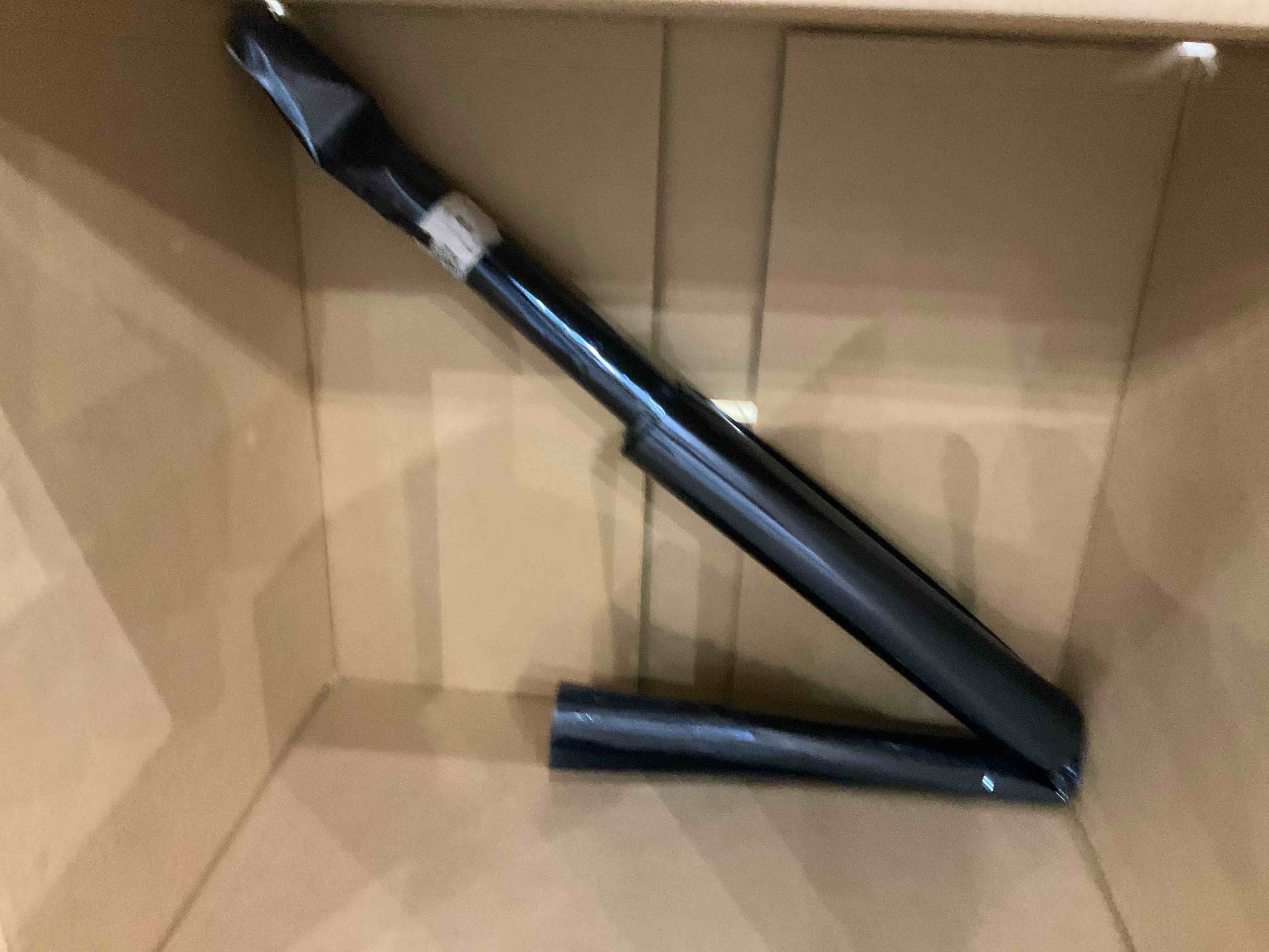 https://s3.amazonaws.com/lotting-images-prod/BargainHunt/EXS01010101_1710159427611.jpeg