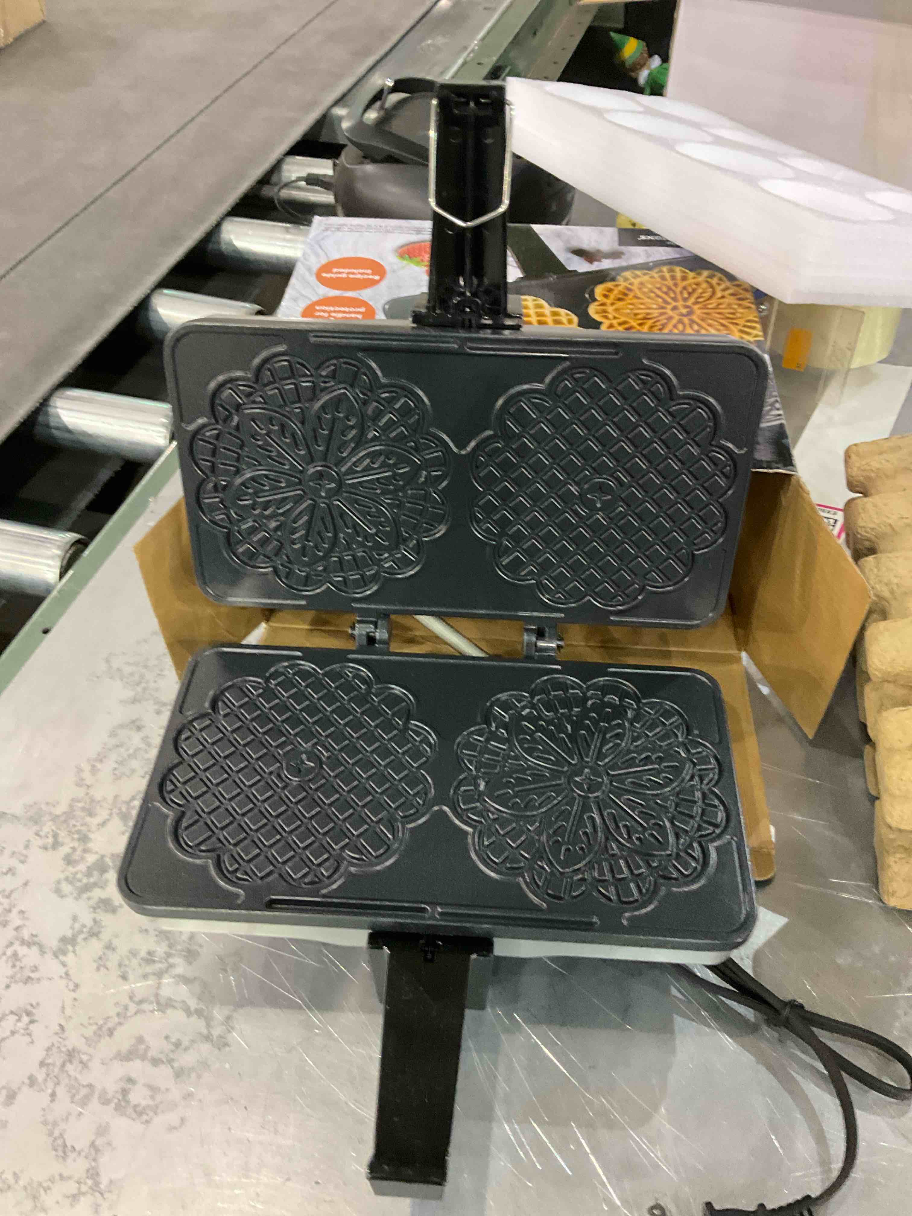https://s3.amazonaws.com/lotting-images-prod/BargainHunt/EXS01010661_1709036348273.jpeg