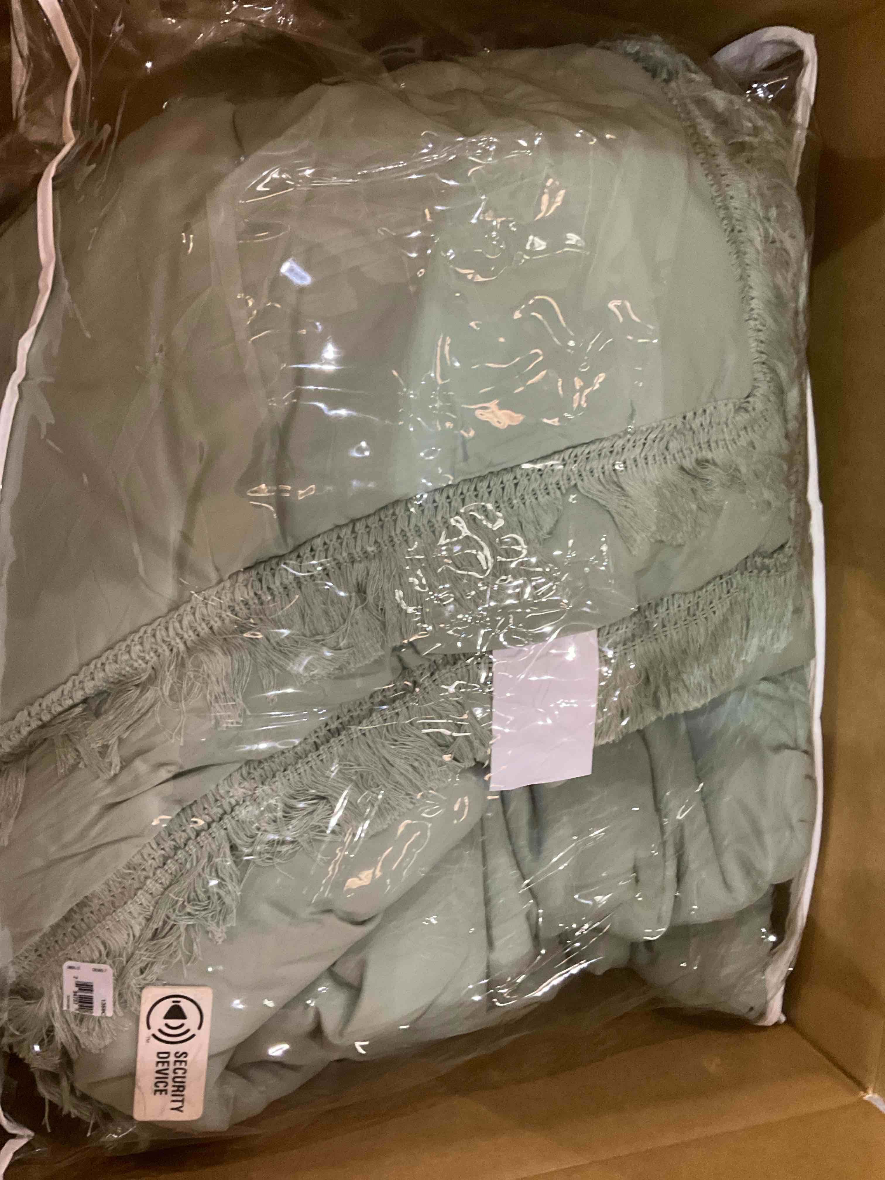 https://s3.amazonaws.com/lotting-images-prod/BargainHunt/EXS01010933_1710513810098.jpeg