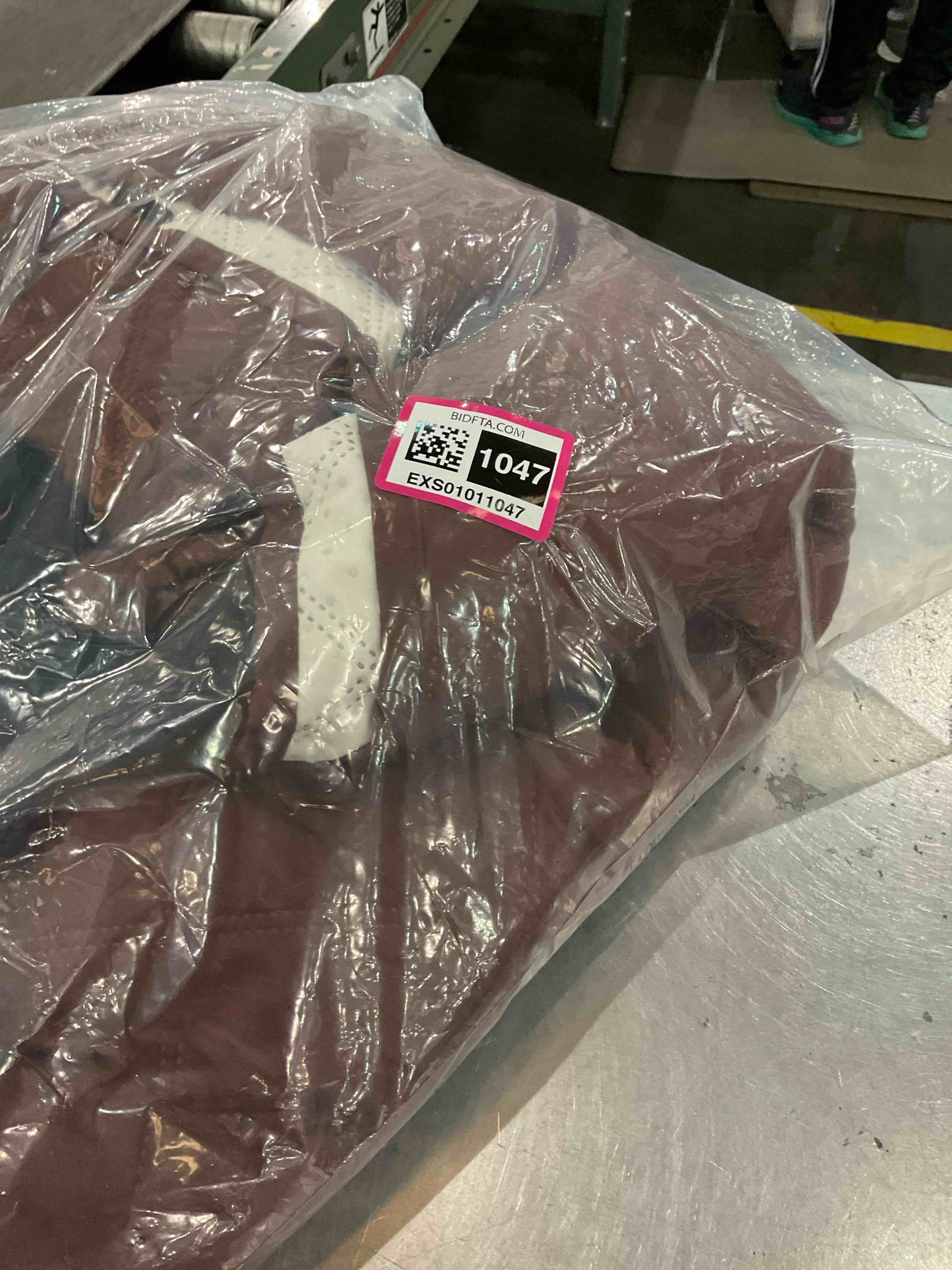 https://s3.amazonaws.com/lotting-images-prod/BargainHunt/EXS01011047_1708101711789.jpeg